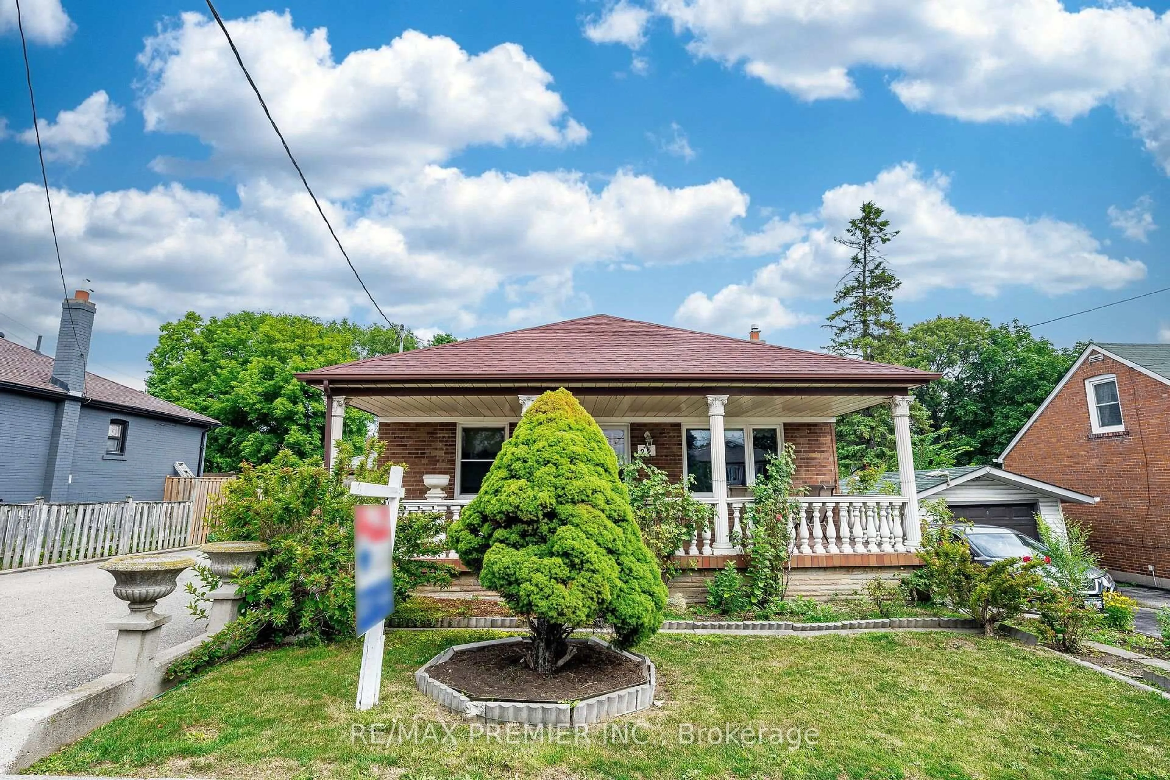 Unknown for 22 Meadow Lane Ave, Toronto Ontario M3L 1C1