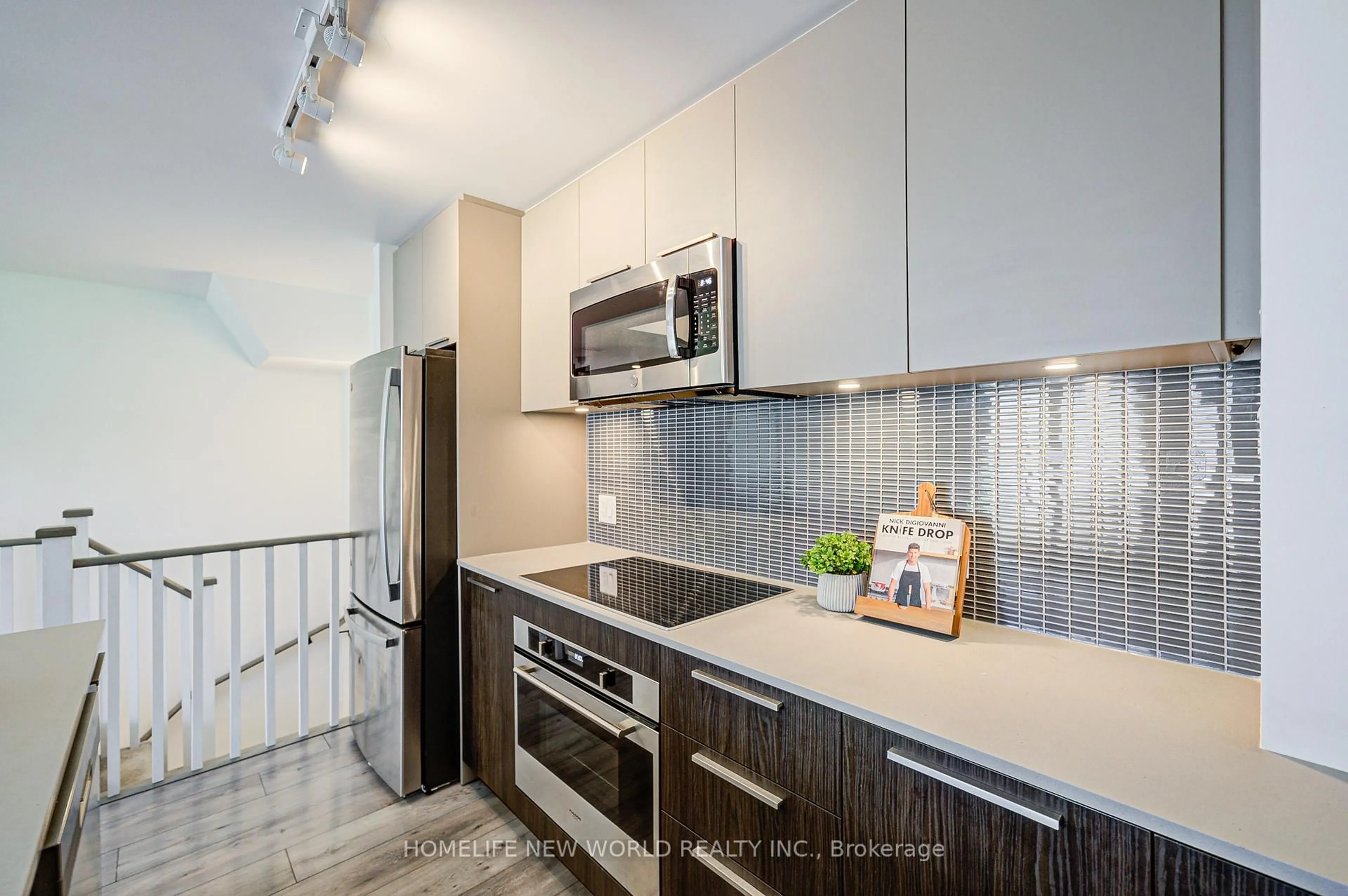 Standard kitchen, unknown for 10 Brin Dr #18, Toronto Ontario M8X 0B3