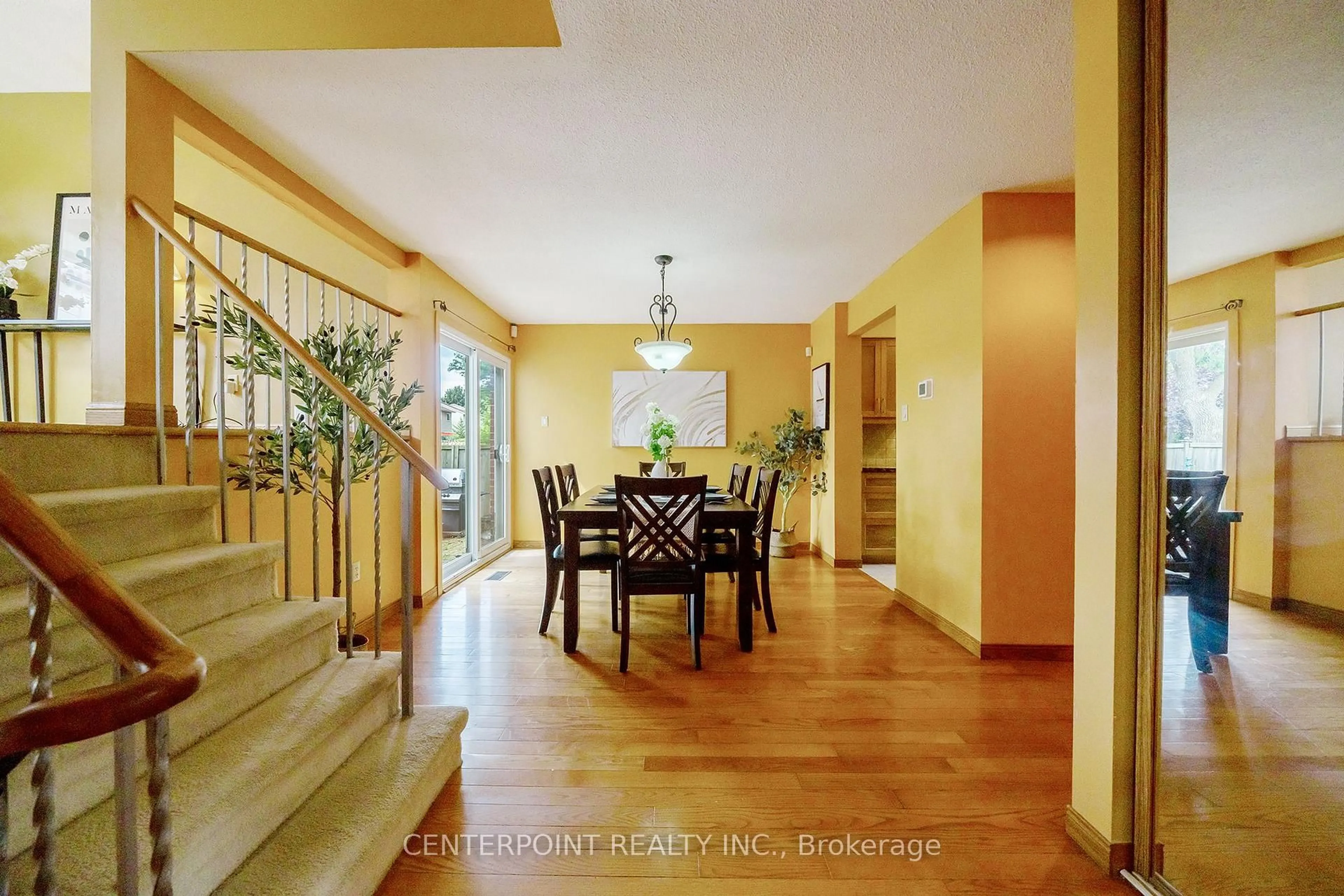 Dining room, unknown for 4142 Tea Garden Circ, Mississauga Ontario L5B 2X8