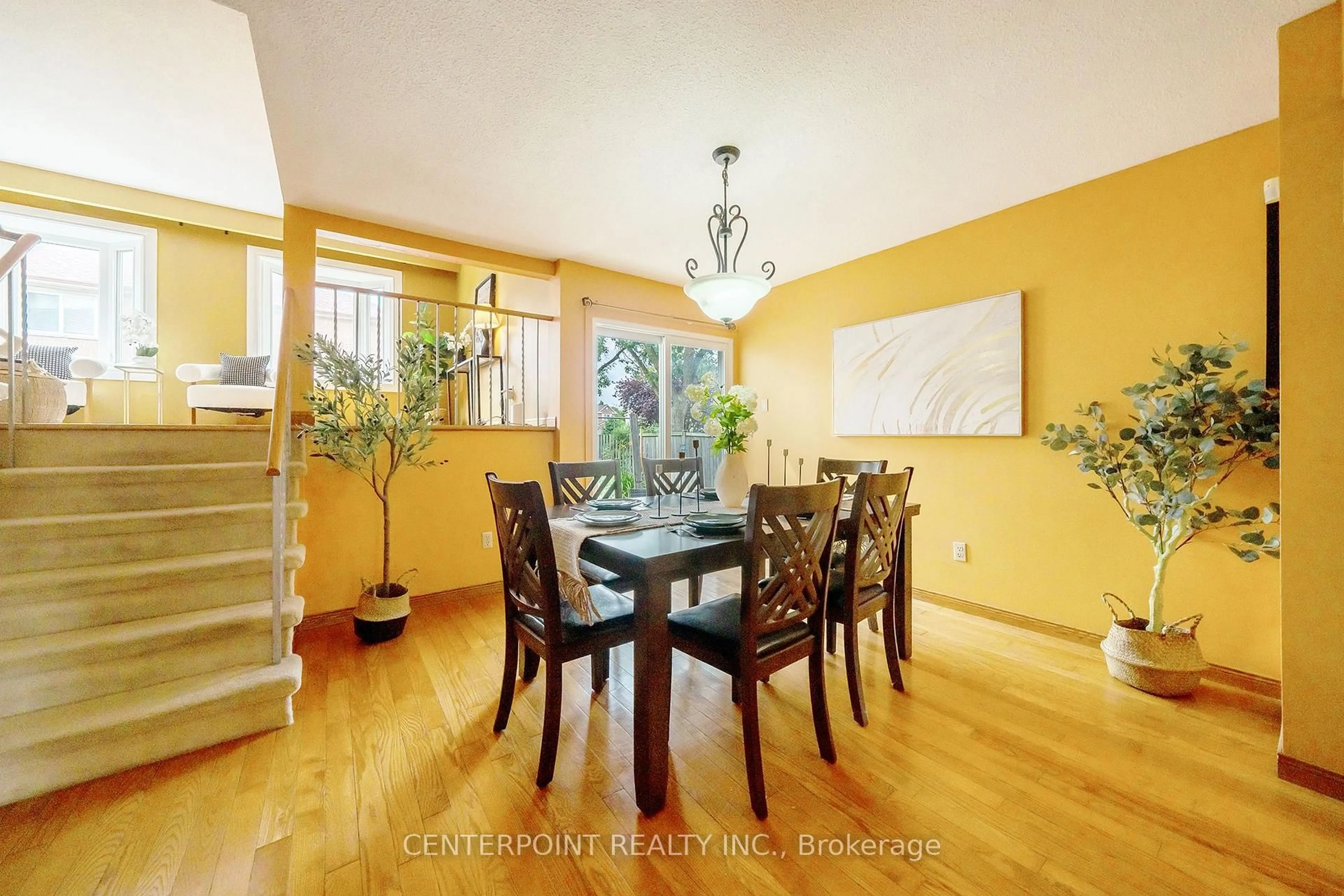 Dining room, wood/laminate floor for 4142 Tea Garden Circ, Mississauga Ontario L5B 2X8