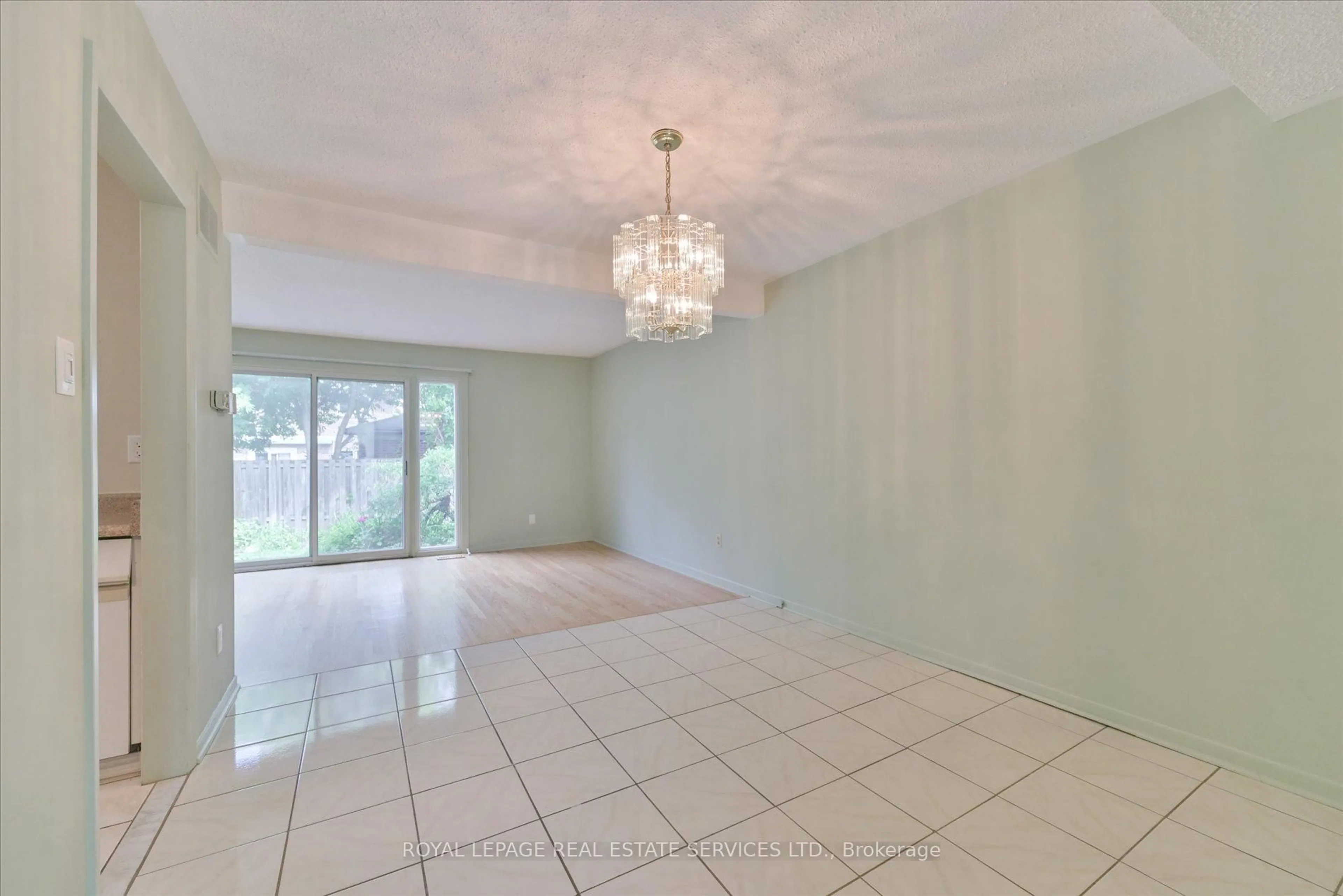 A pic of a room for 1395 Royal York Rd #33, Toronto Ontario M9A 4Y9