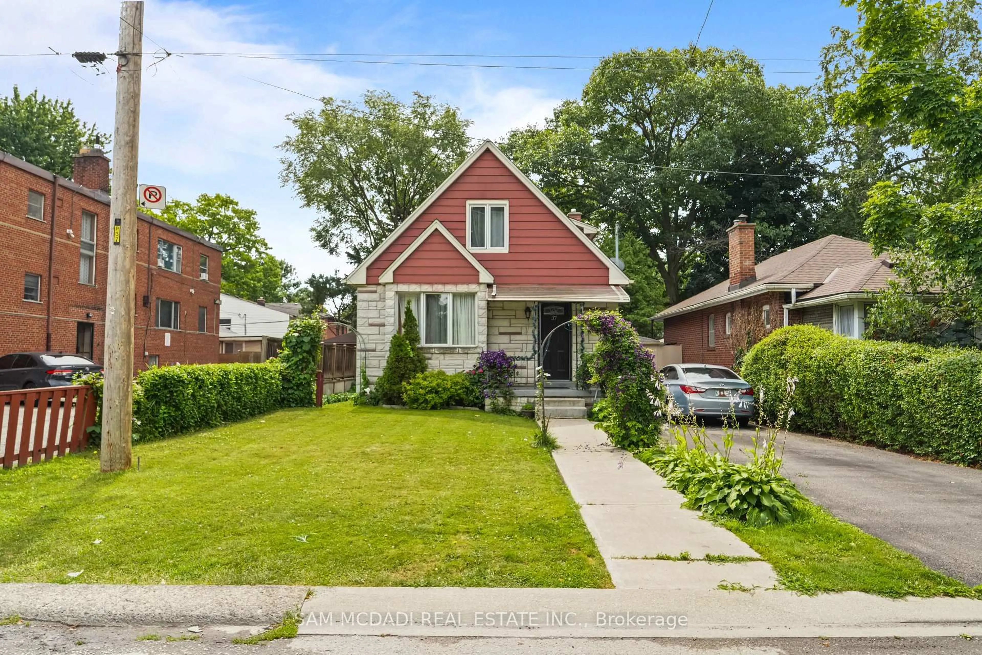 Home with brick exterior material, street for 37 Park Blvd, Toronto Ontario M8W 1G9