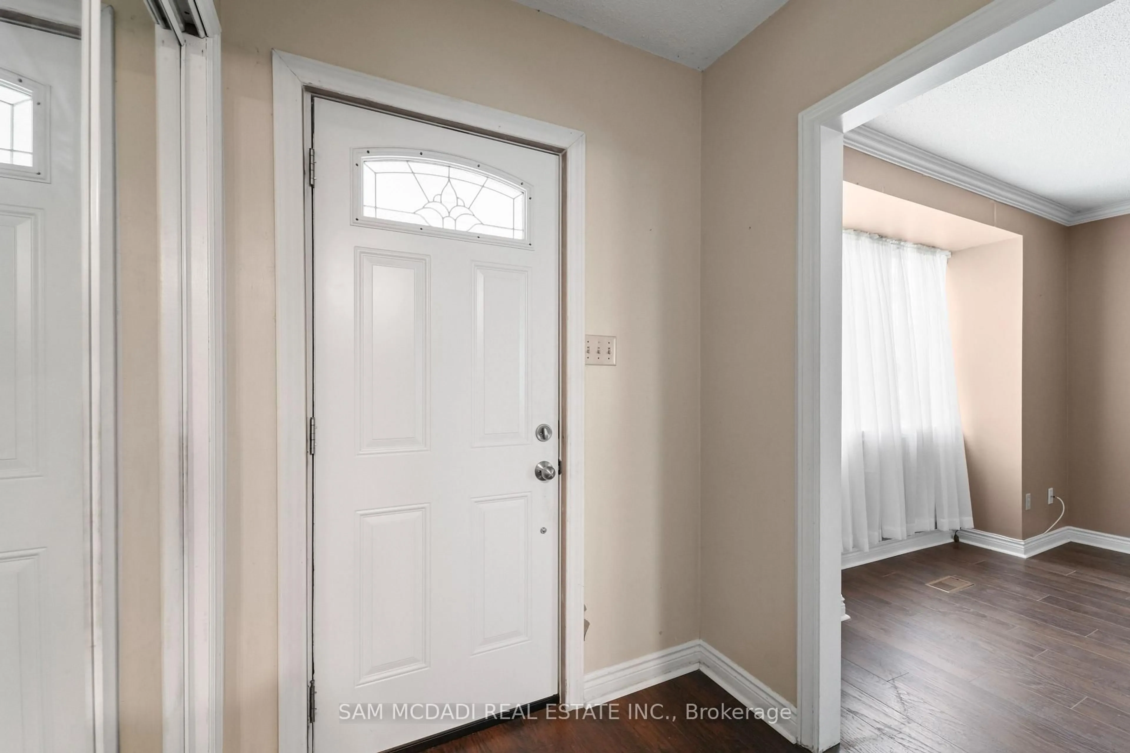 Indoor entryway for 37 Park Blvd, Toronto Ontario M8W 1G9