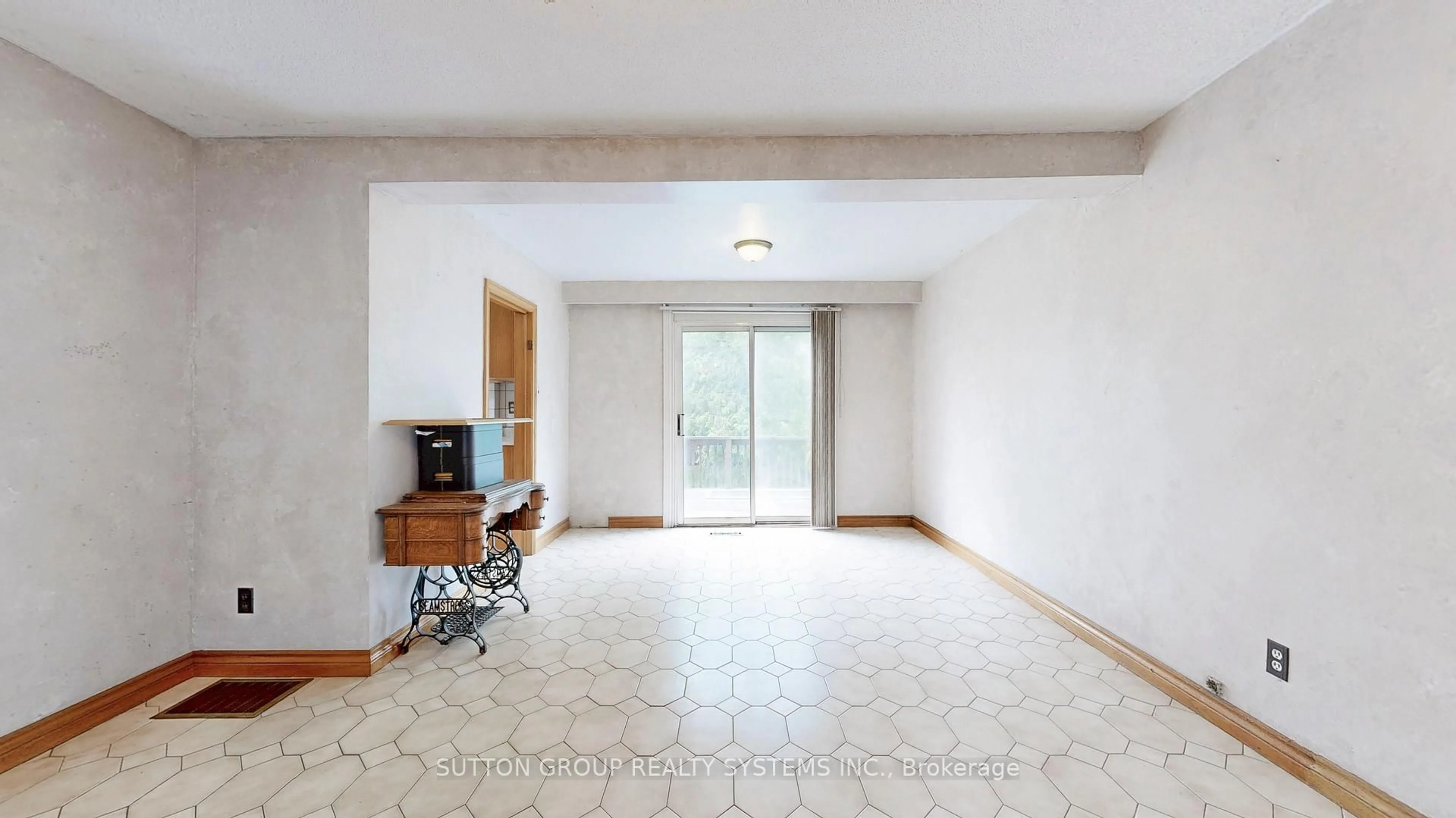 Unknown for 29 Edmund Ave, Toronto Ontario M9N 1A2