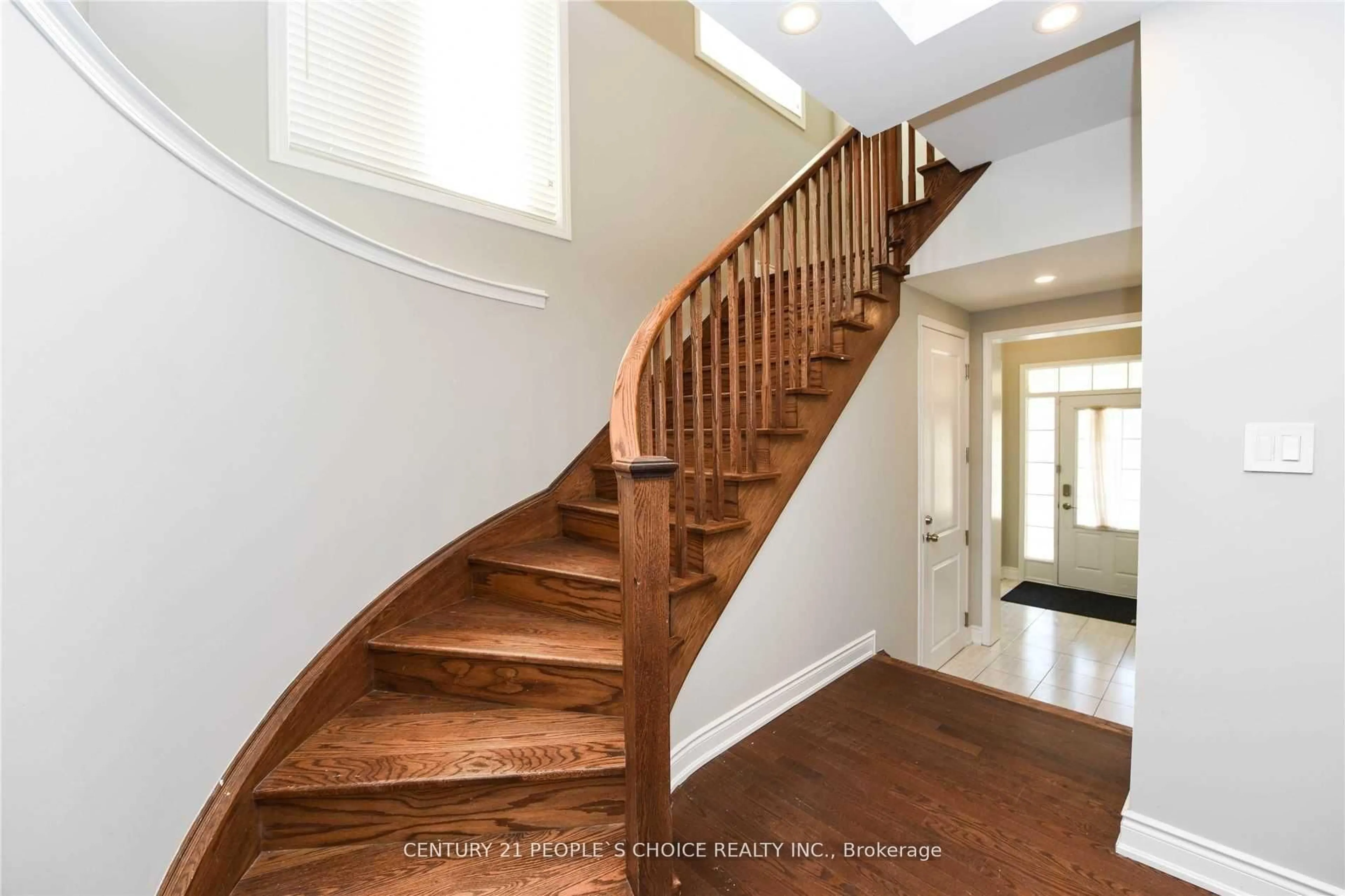 Stairs for 249 Hinton Terr, Milton Ontario L9E 1C8