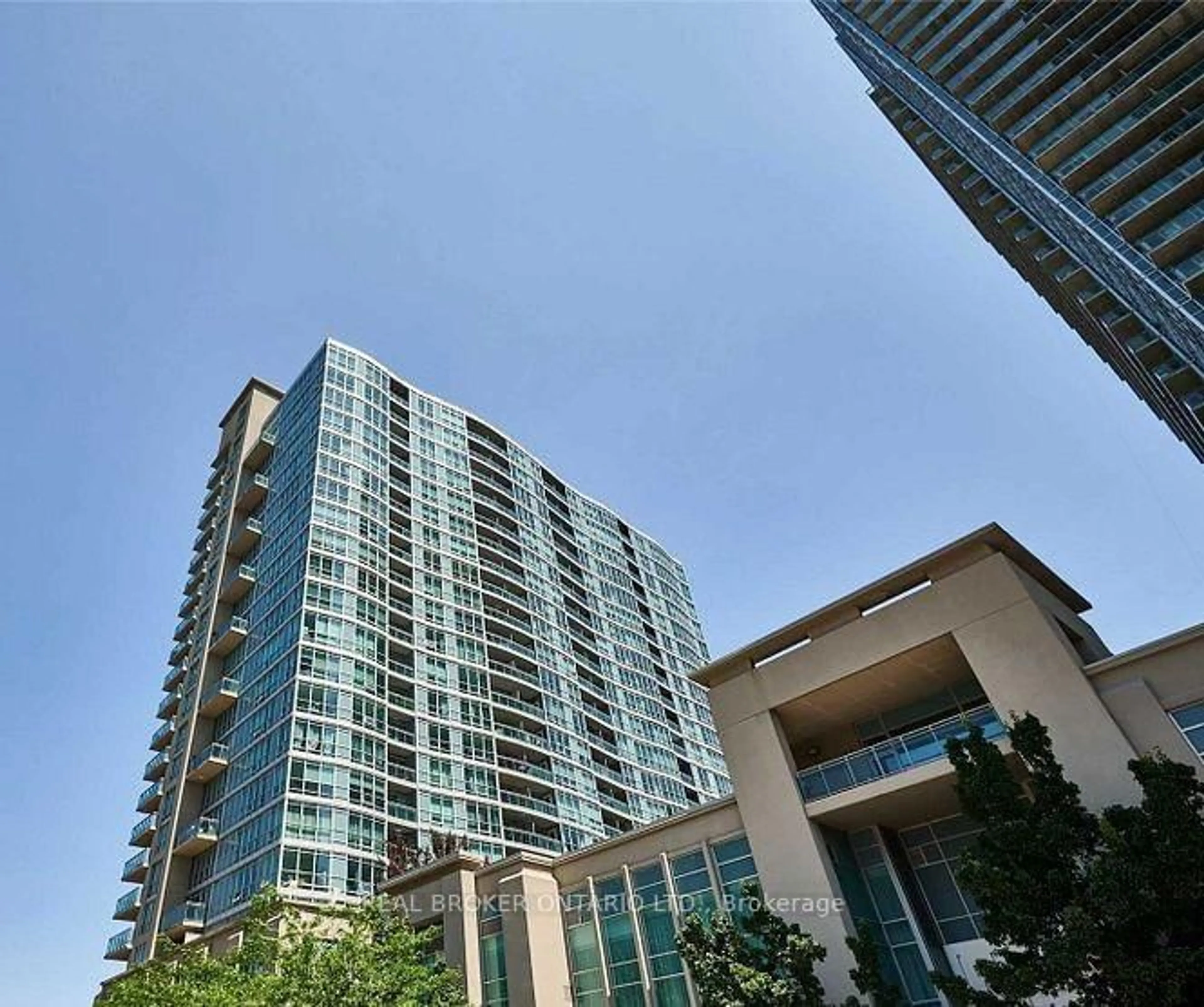 Indoor foyer for 185 Legion Rd #608, Toronto Ontario M8Y 0A1