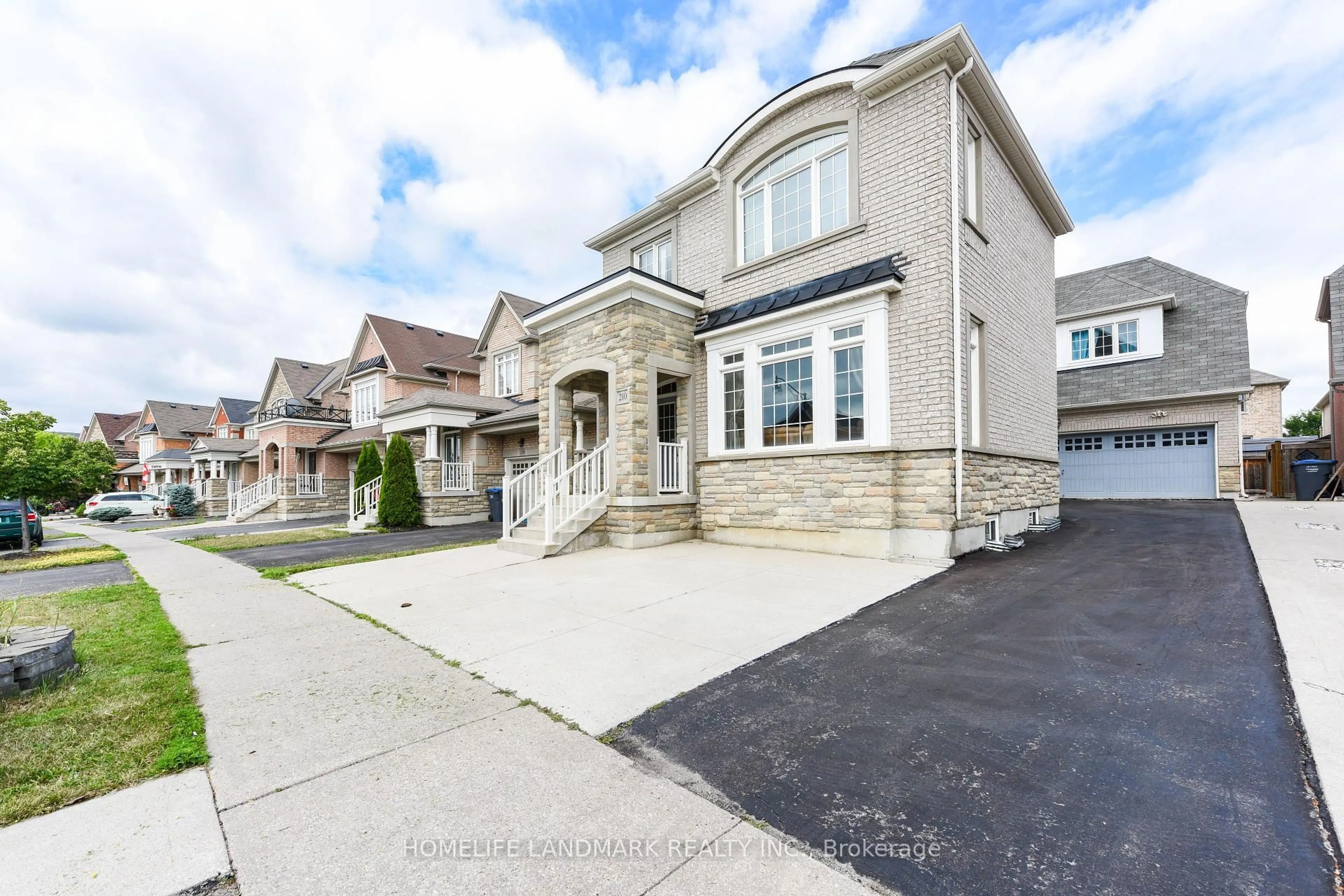 Unknown for 210 Castle Oaks Crossing, Brampton Ontario L6P 3X2