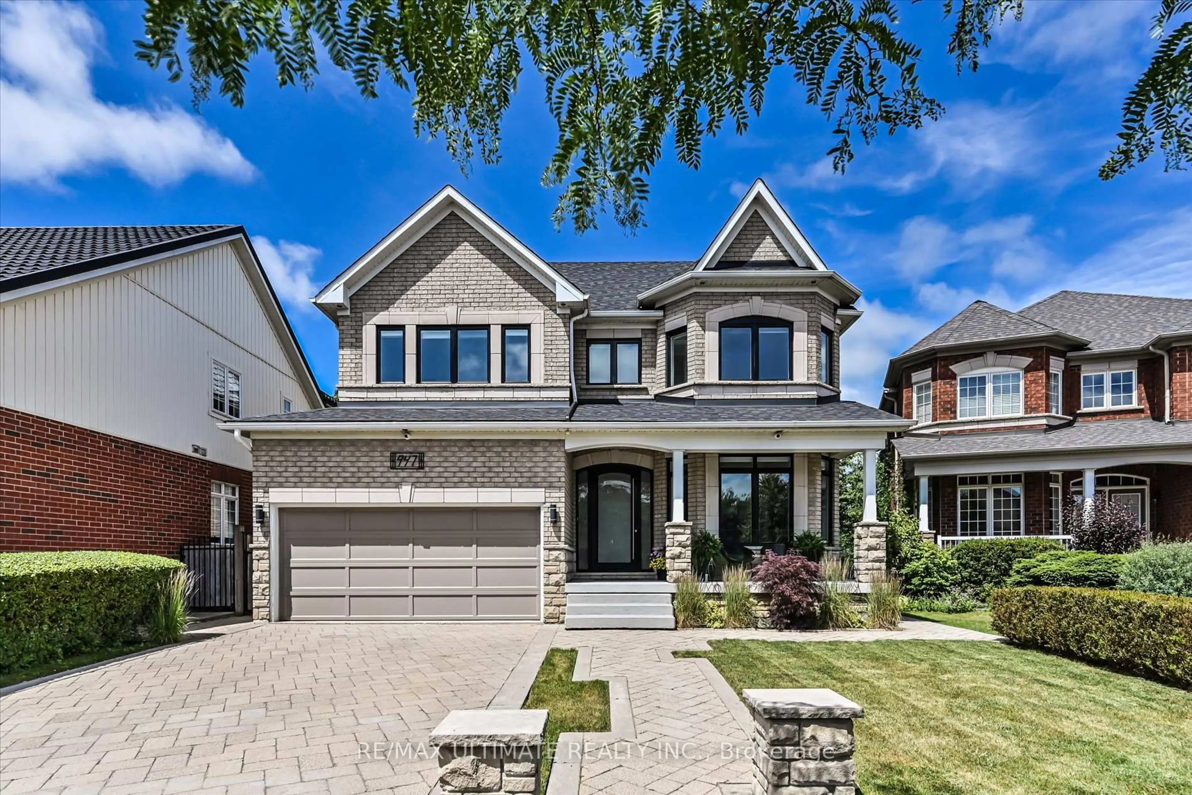 Home with brick exterior material, street for 947 Brass Winds Pl, Mississauga Ontario L5W 1T1