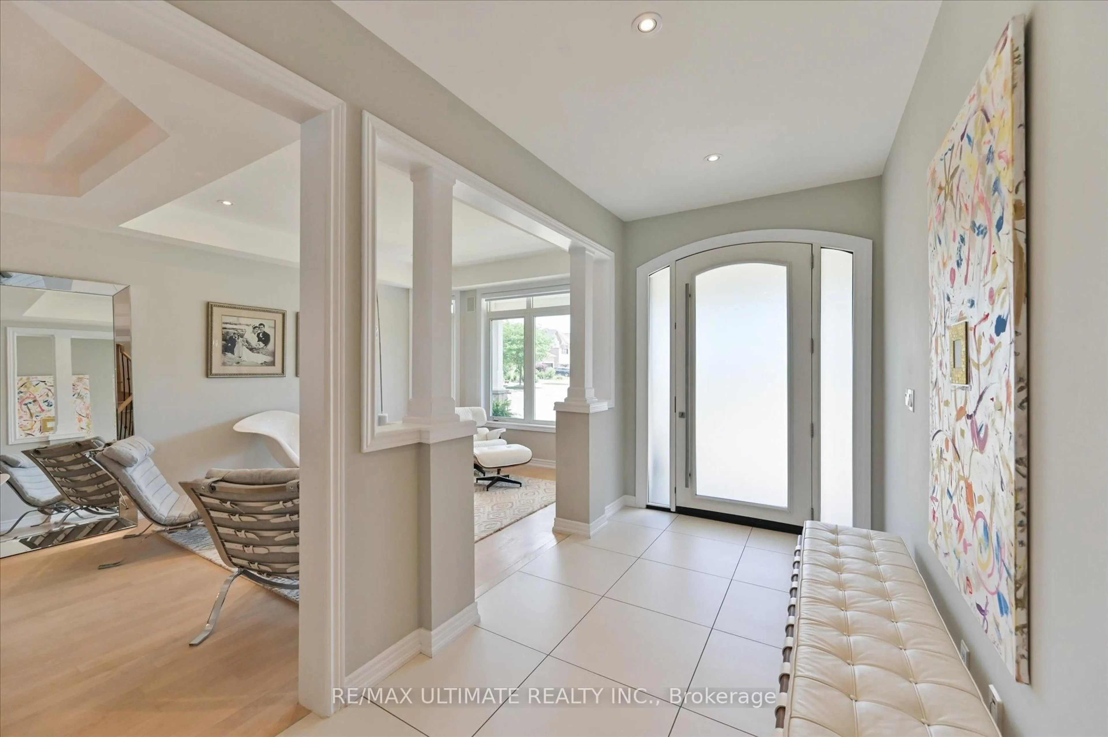 Indoor entryway for 947 Brass Winds Pl, Mississauga Ontario L5W 1T1