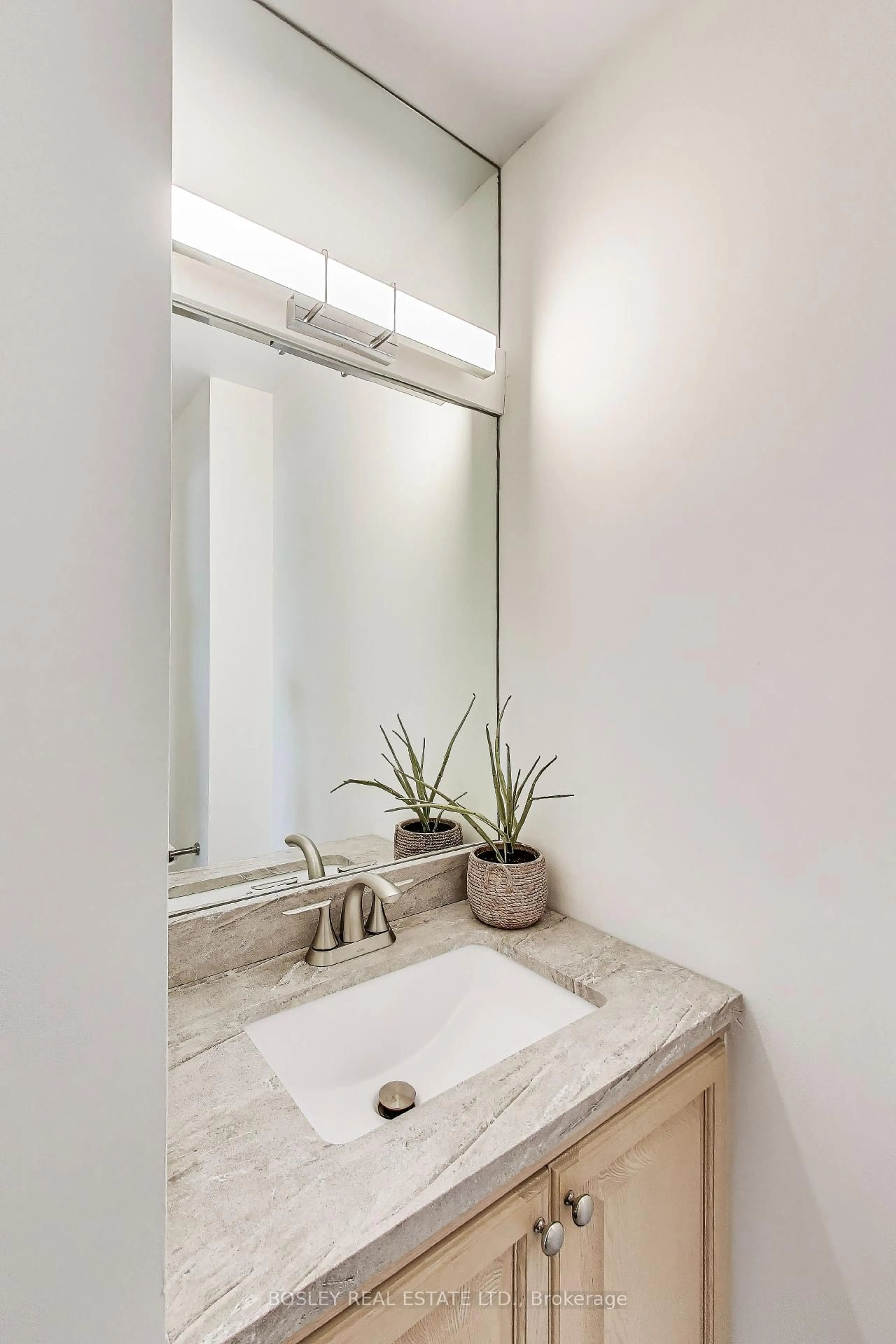 Contemporary bathroom, ceramic/tile floor for 5229 Dundas St #PH08, Toronto Ontario M6B 6L9
