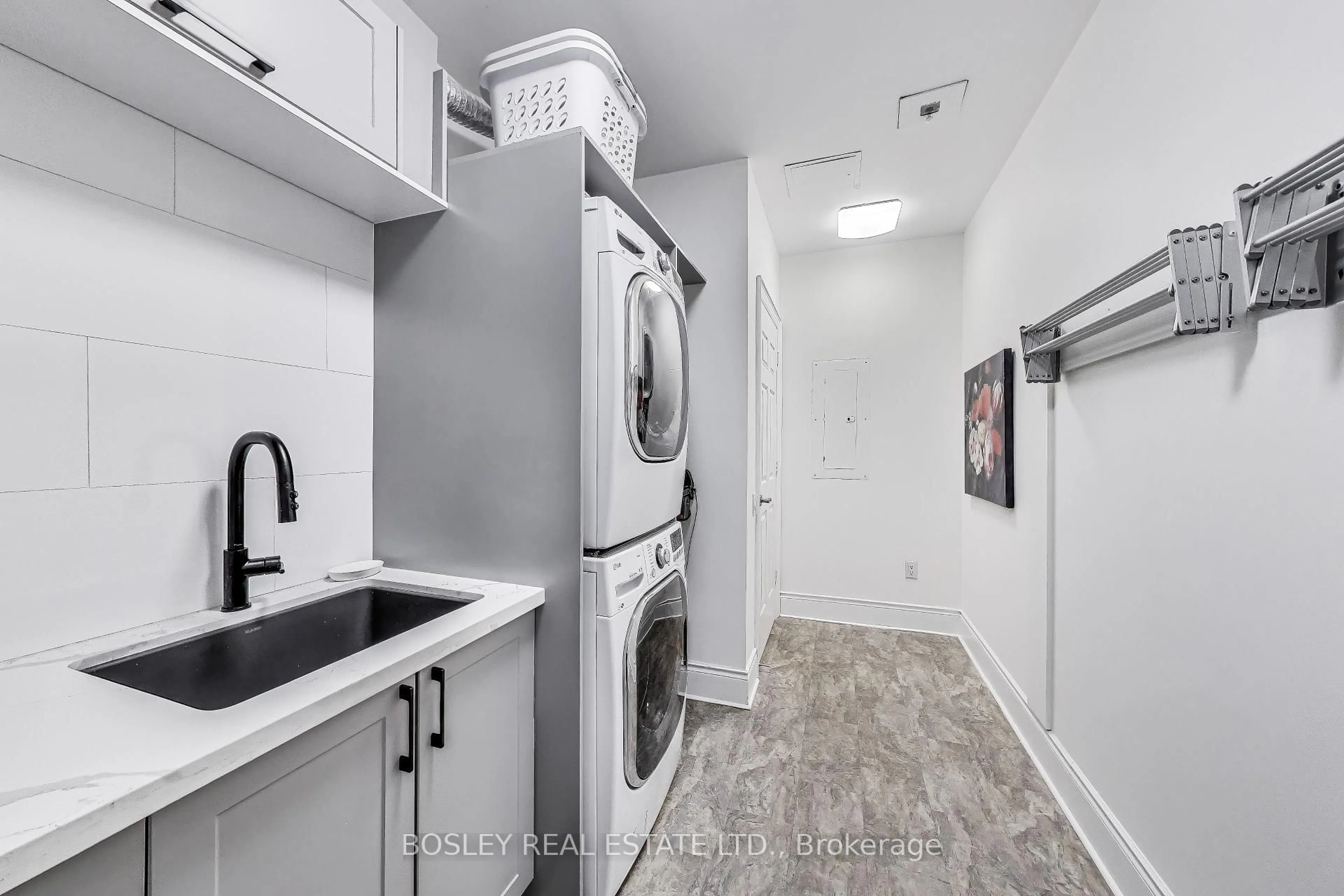Laundry room for 5229 Dundas St #PH08, Toronto Ontario M6B 6L9