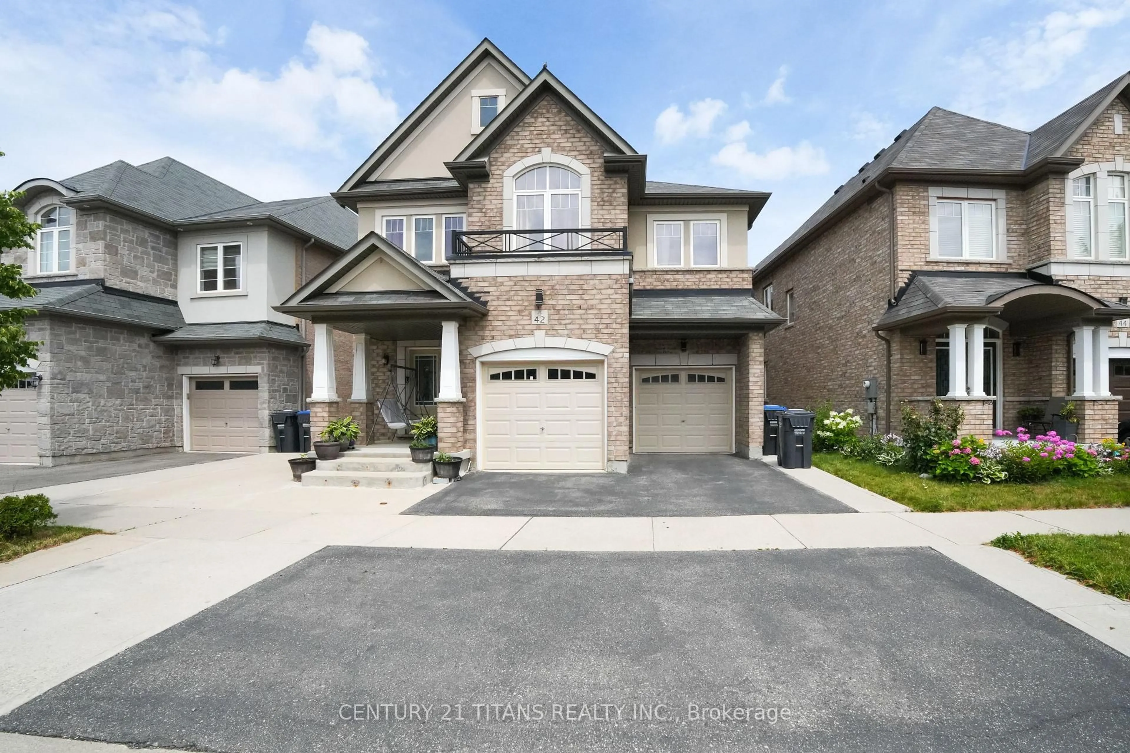 Home with brick exterior material, street for 42 Lola Cres, Brampton Ontario L7A 4J8