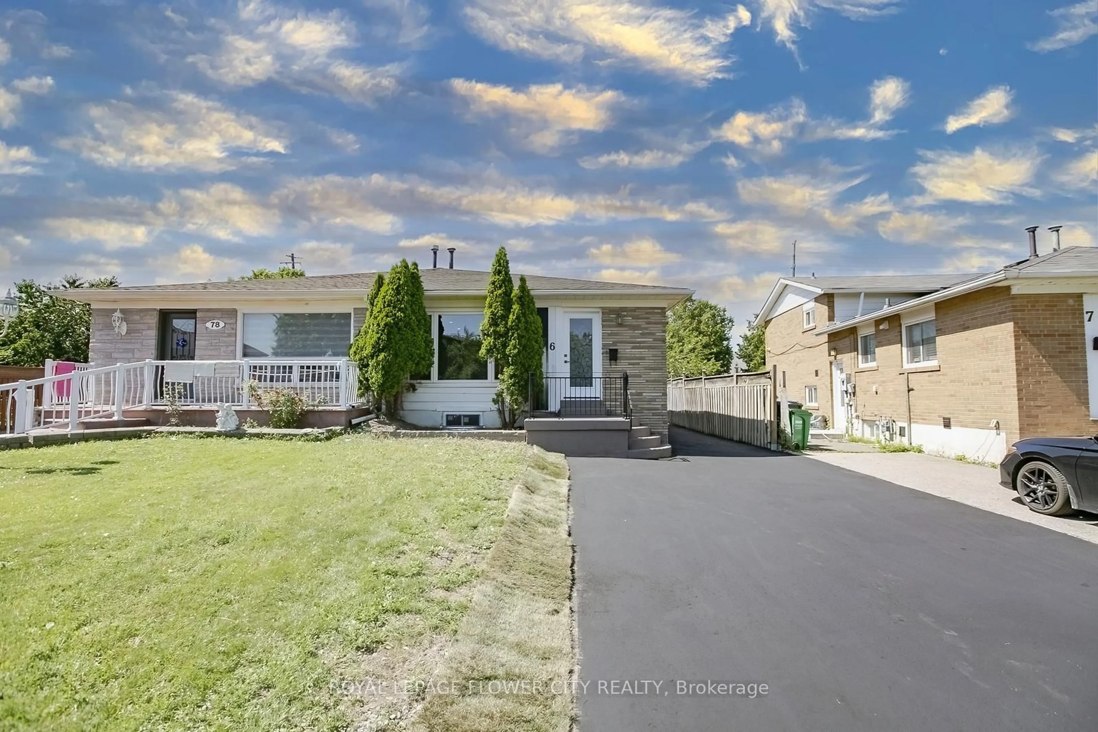 A pic from outside/outdoor area/front of a property/back of a property/a pic from drone, street for 76 Northwood Dr, Brampton Ontario L6X 2L2