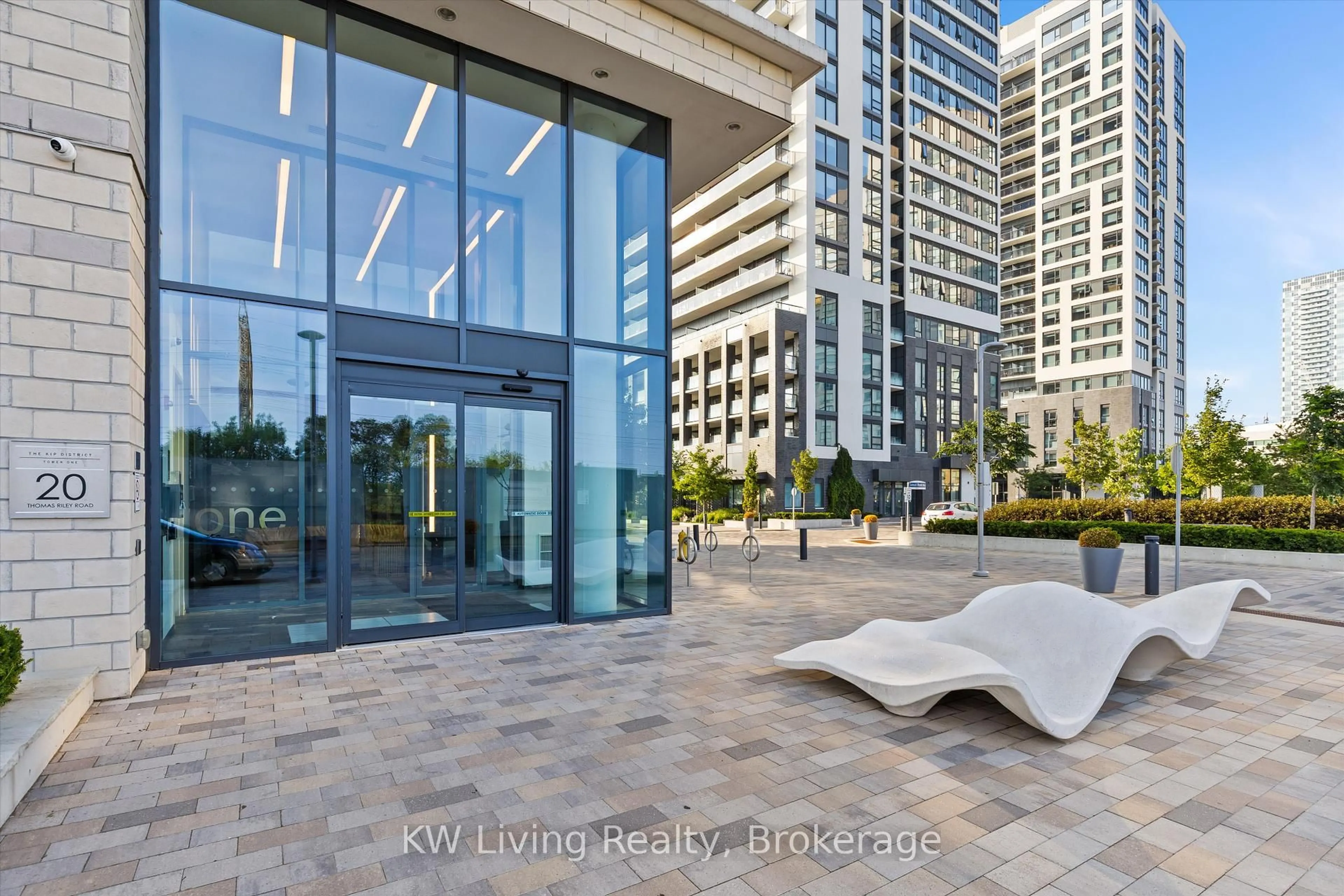 Patio, unknown for 20 Thomas Riley Rd #302, Toronto Ontario M9B 0C3