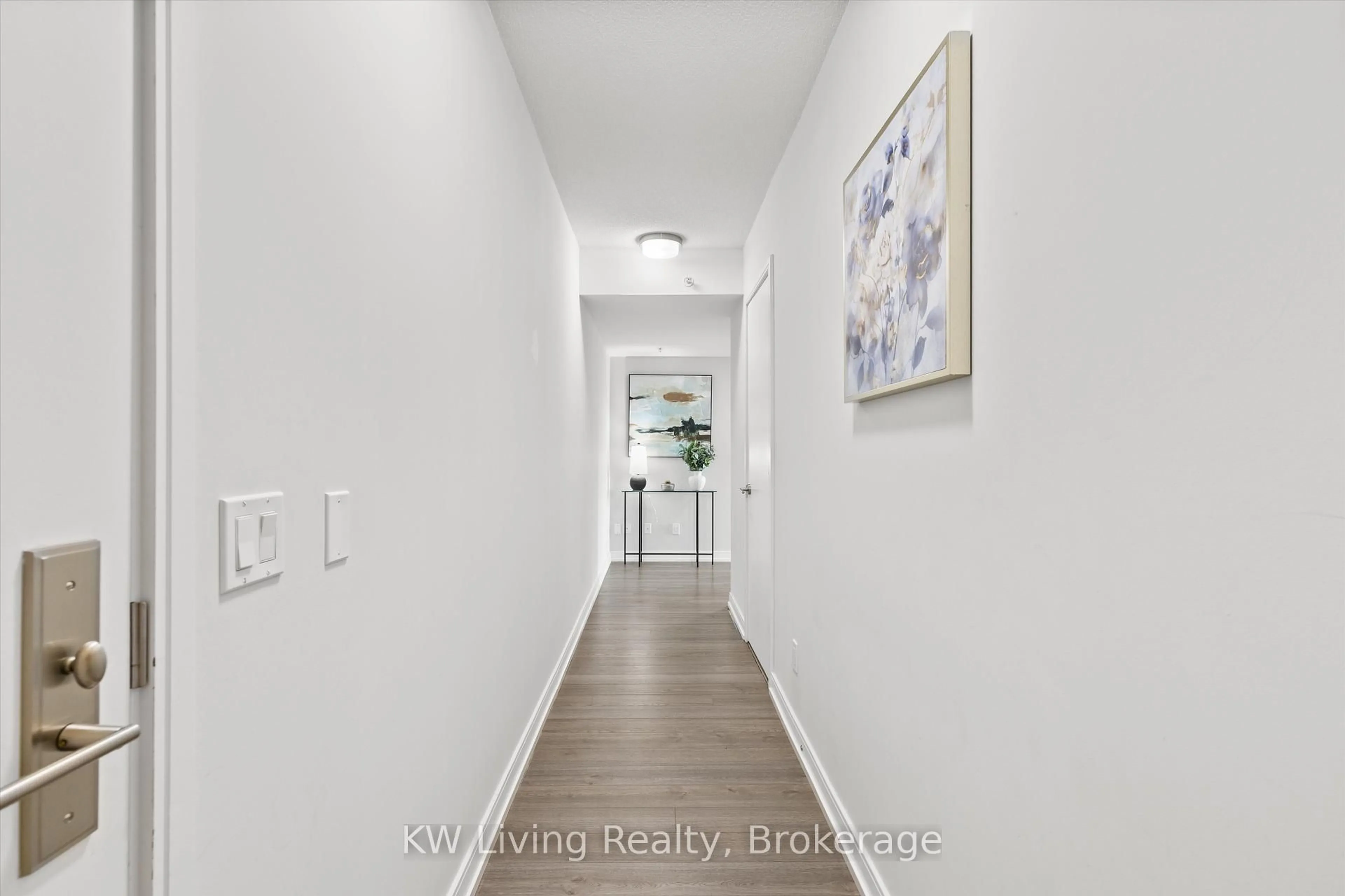 Indoor entryway for 20 Thomas Riley Rd #302, Toronto Ontario M9B 0C3