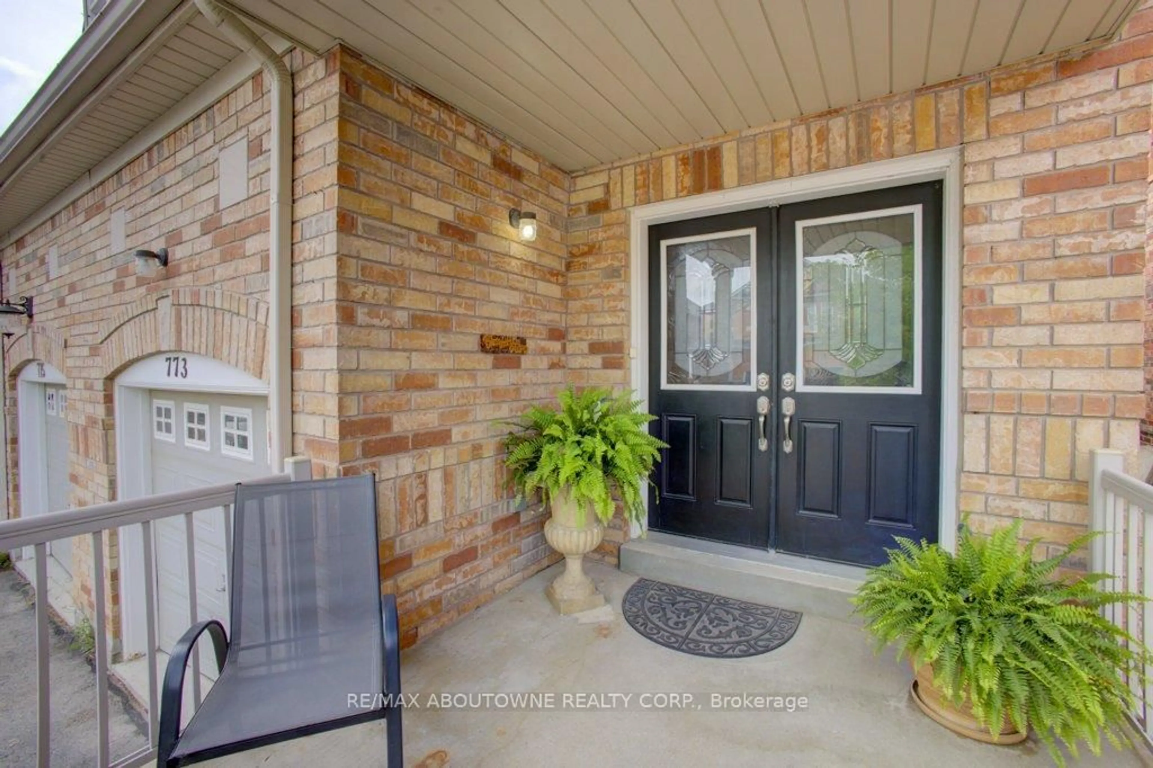 Indoor entryway for 773 Shanks Hts, Milton Ontario L9T 7P8