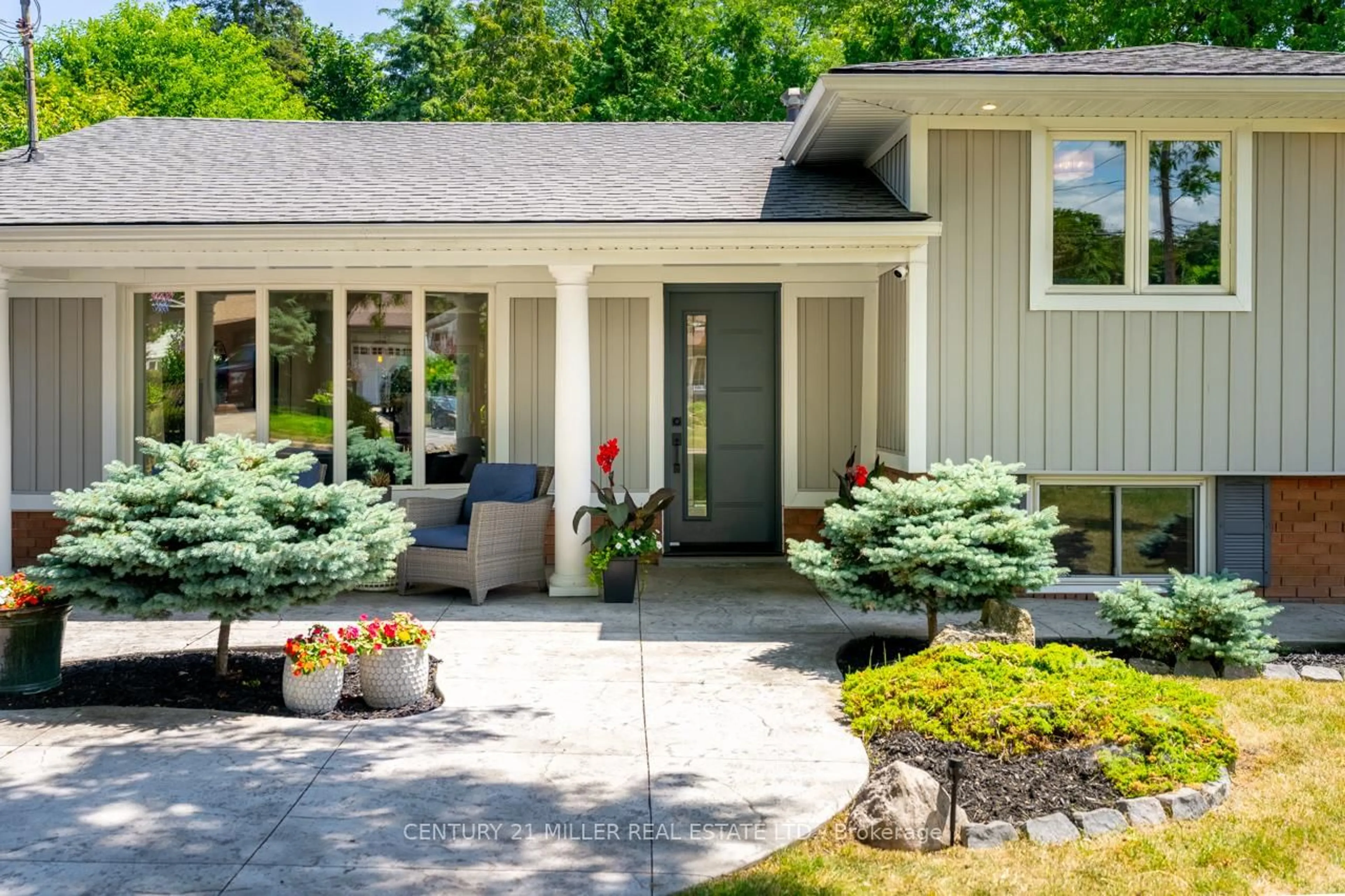 Home with vinyl exterior material, street for 1004 Marley Cres, Burlington Ontario L7T 3S1