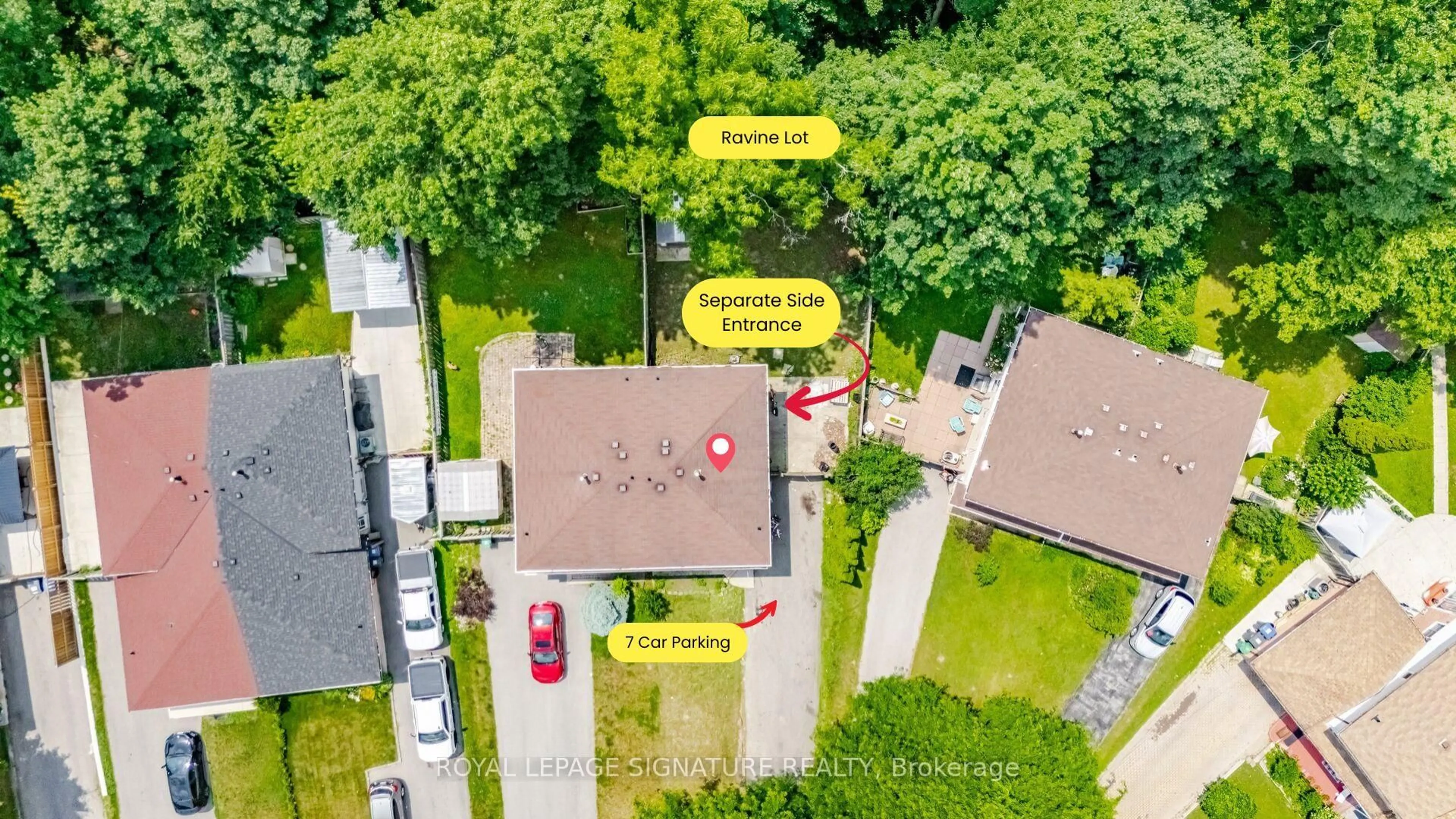 A pic from outside/outdoor area/front of a property/back of a property/a pic from drone, street for 71 Mandarin Cres, Brampton Ontario L6S 2S2