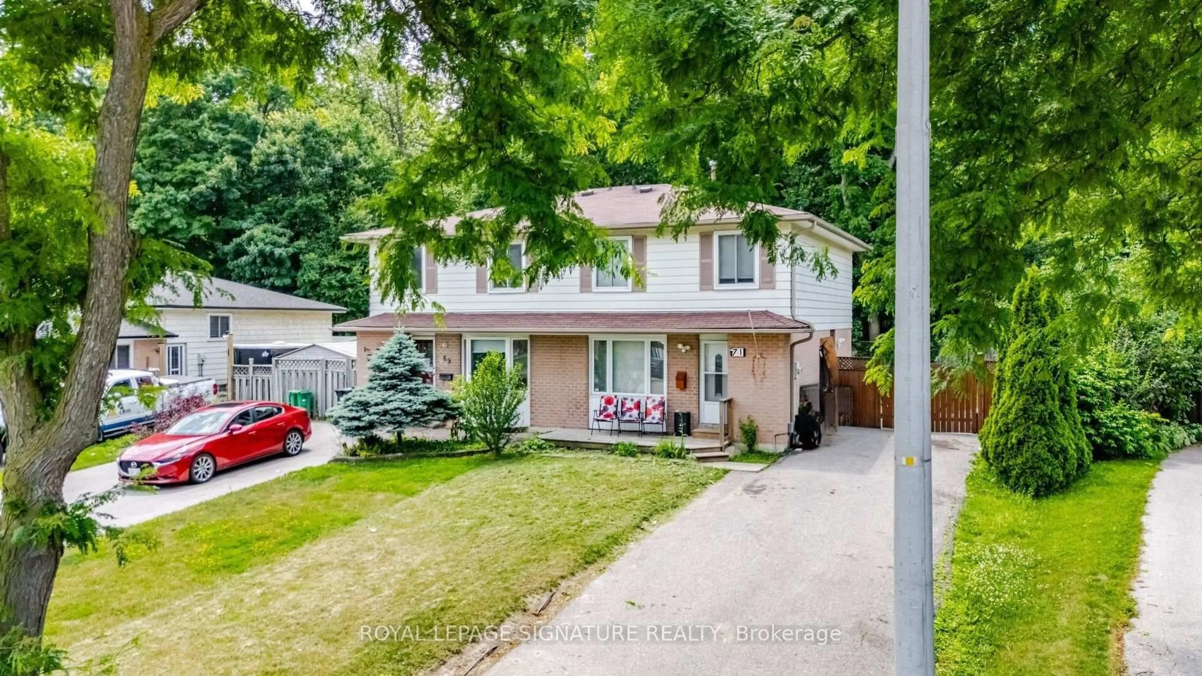 Home with vinyl exterior material, street for 71 Mandarin Cres, Brampton Ontario L6S 2S2