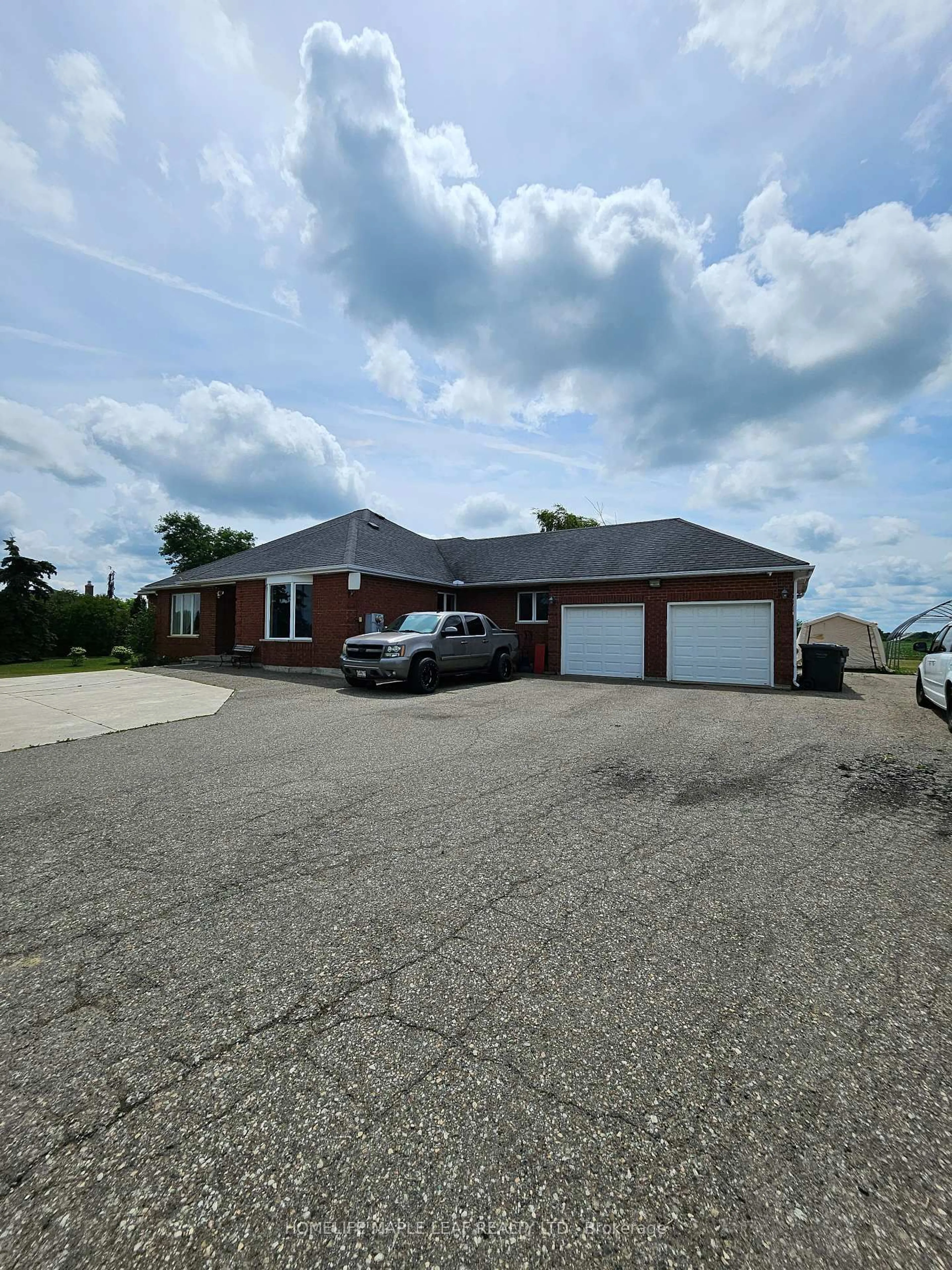 A pic from outside/outdoor area/front of a property/back of a property/a pic from drone, unknown for 13608 Torbram Rd, Caledon Ontario L7C 2S9
