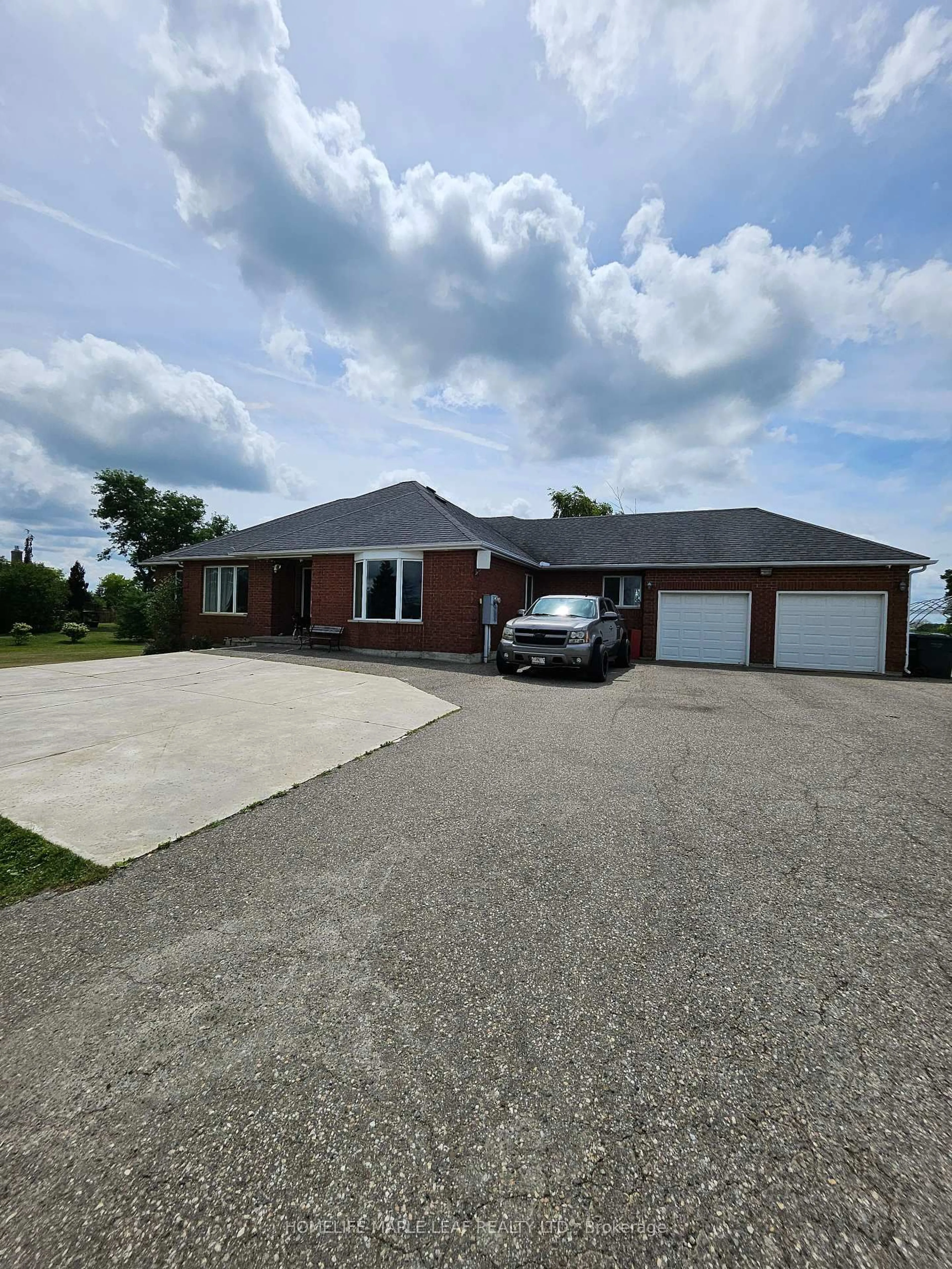 A pic from outside/outdoor area/front of a property/back of a property/a pic from drone, street for 13608 Torbram Rd, Caledon Ontario L7C 2S9
