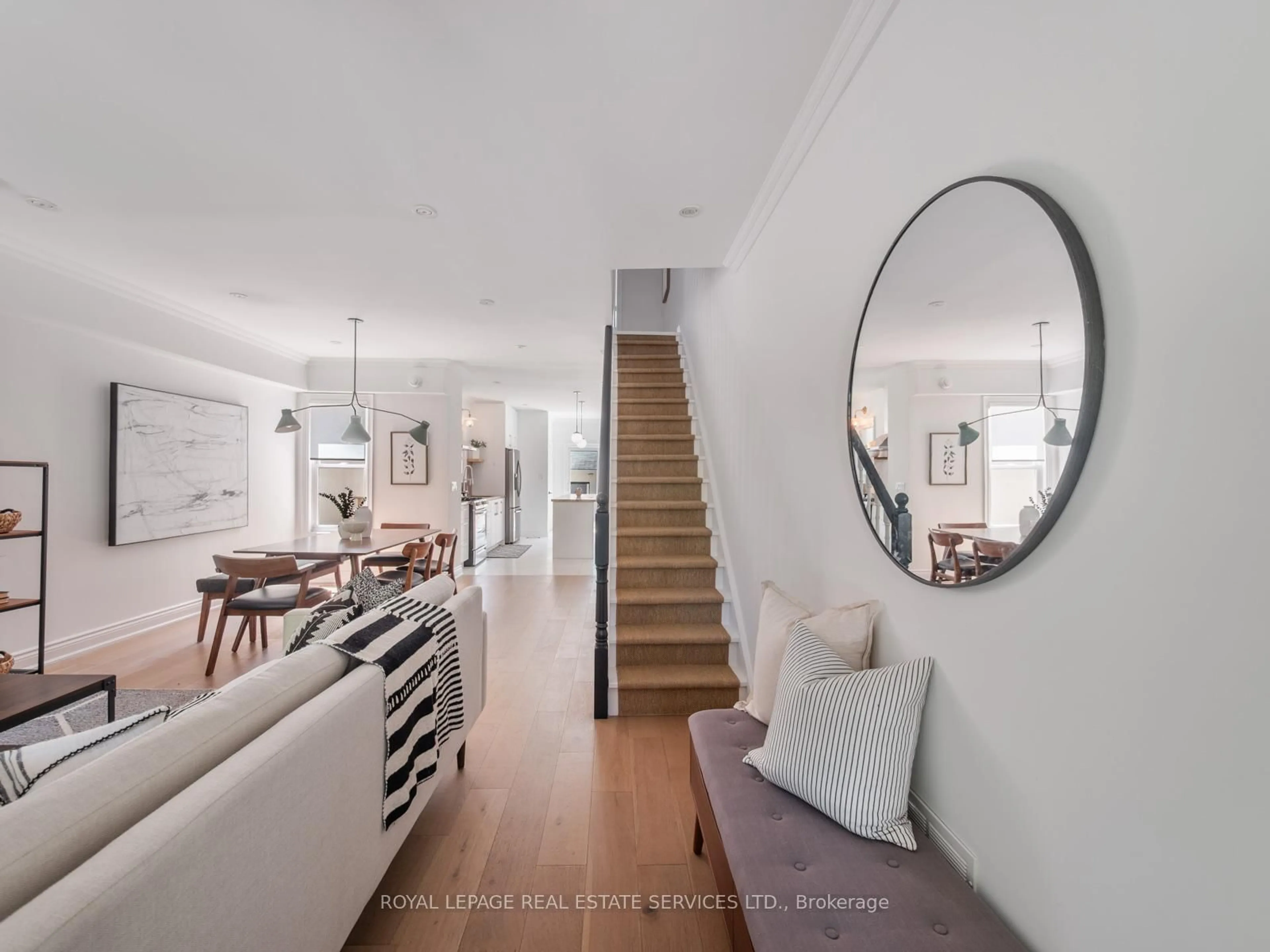 Unknown for 15 Melville Ave, Toronto Ontario M6G 1Y1