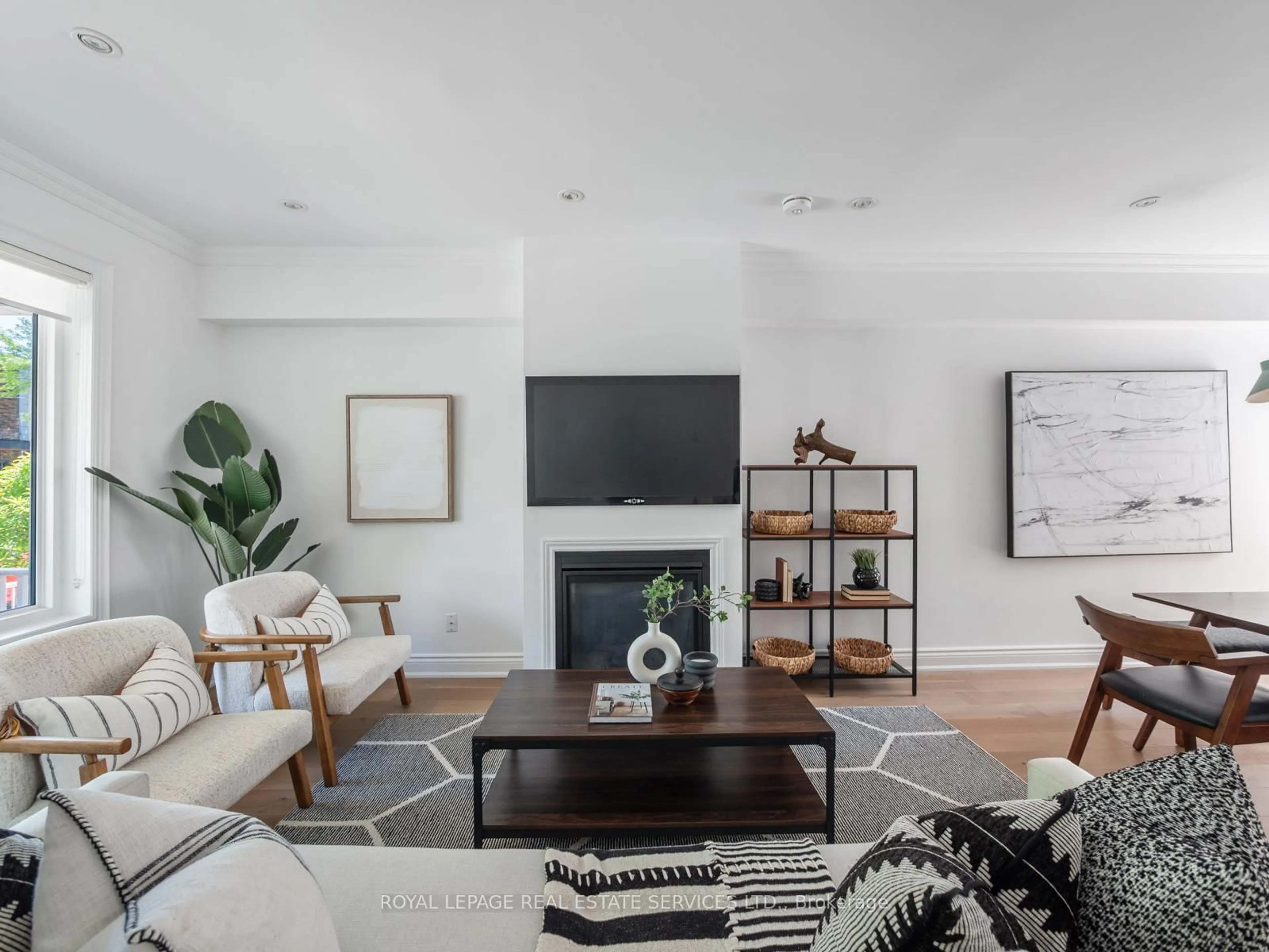 Living room with furniture, unknown for 15 Melville Ave, Toronto Ontario M6G 1Y1