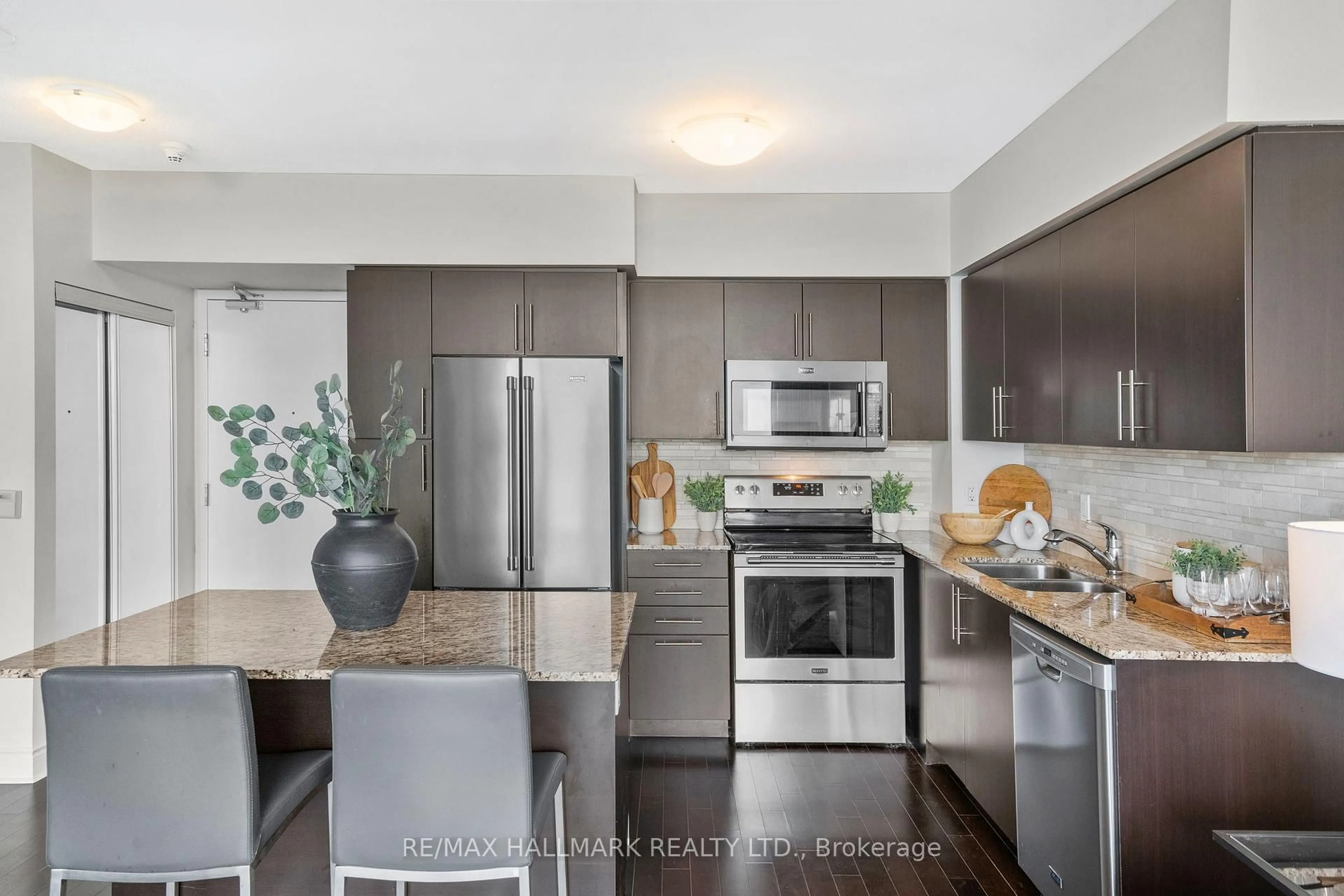Unknown for 2230 Lake Shore Blvd #3303, Toronto Ontario M8V 0B2