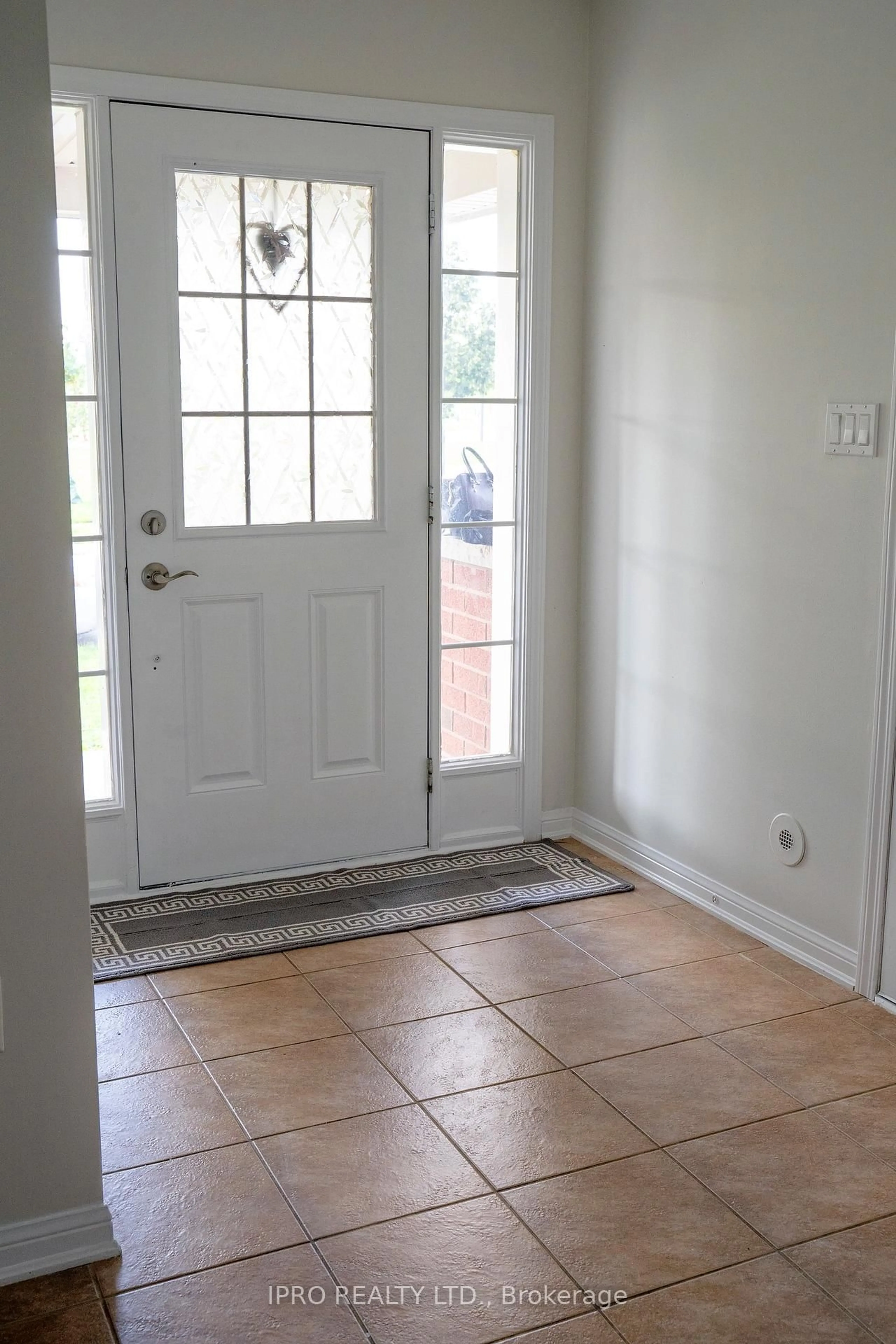 Indoor entryway for 637 Speyer Circ, Milton Ontario L9T 0Y1