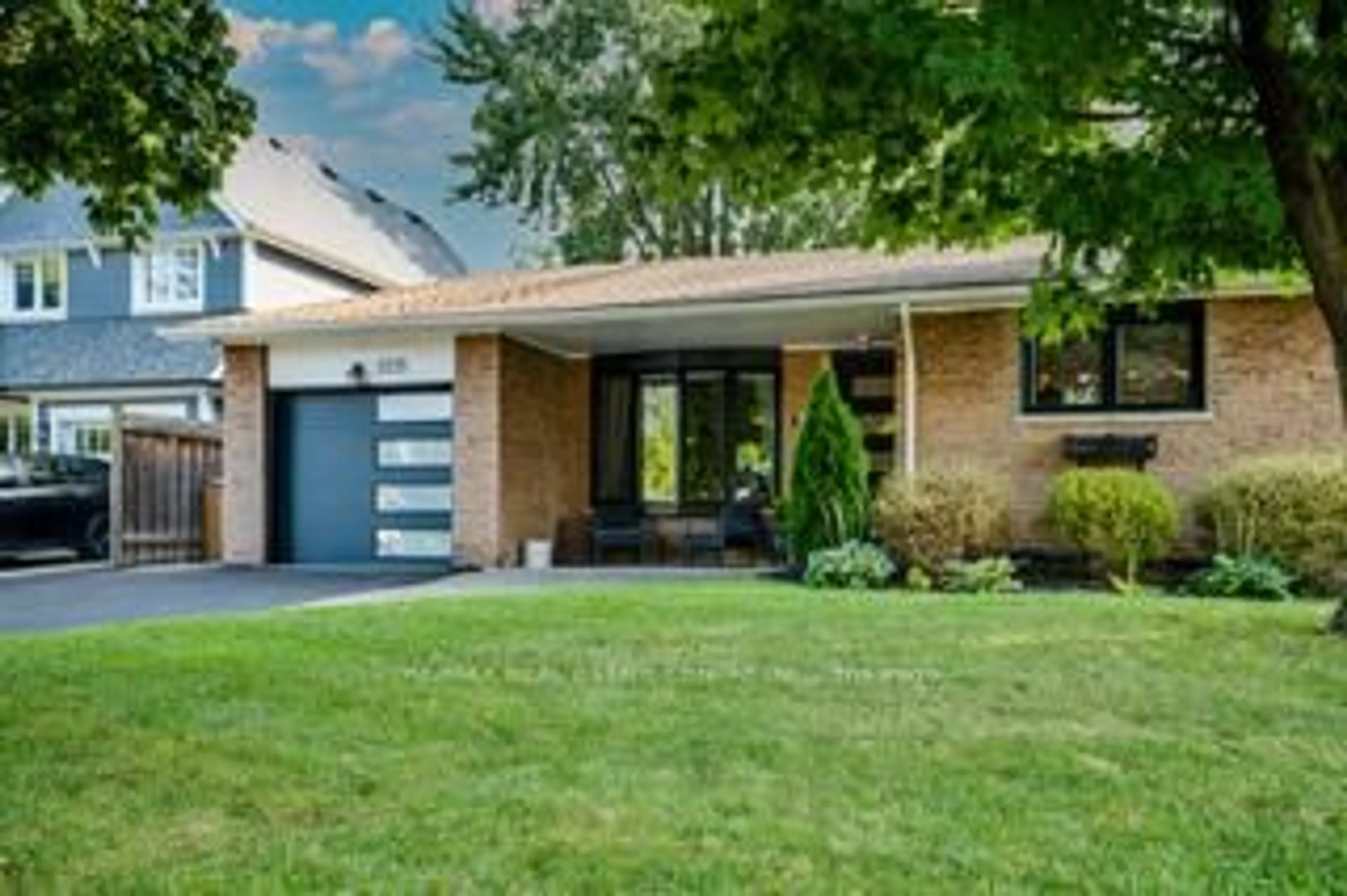 Home with brick exterior material, street for 2221 Wyandotte Dr, Oakville Ontario L6L 2T4