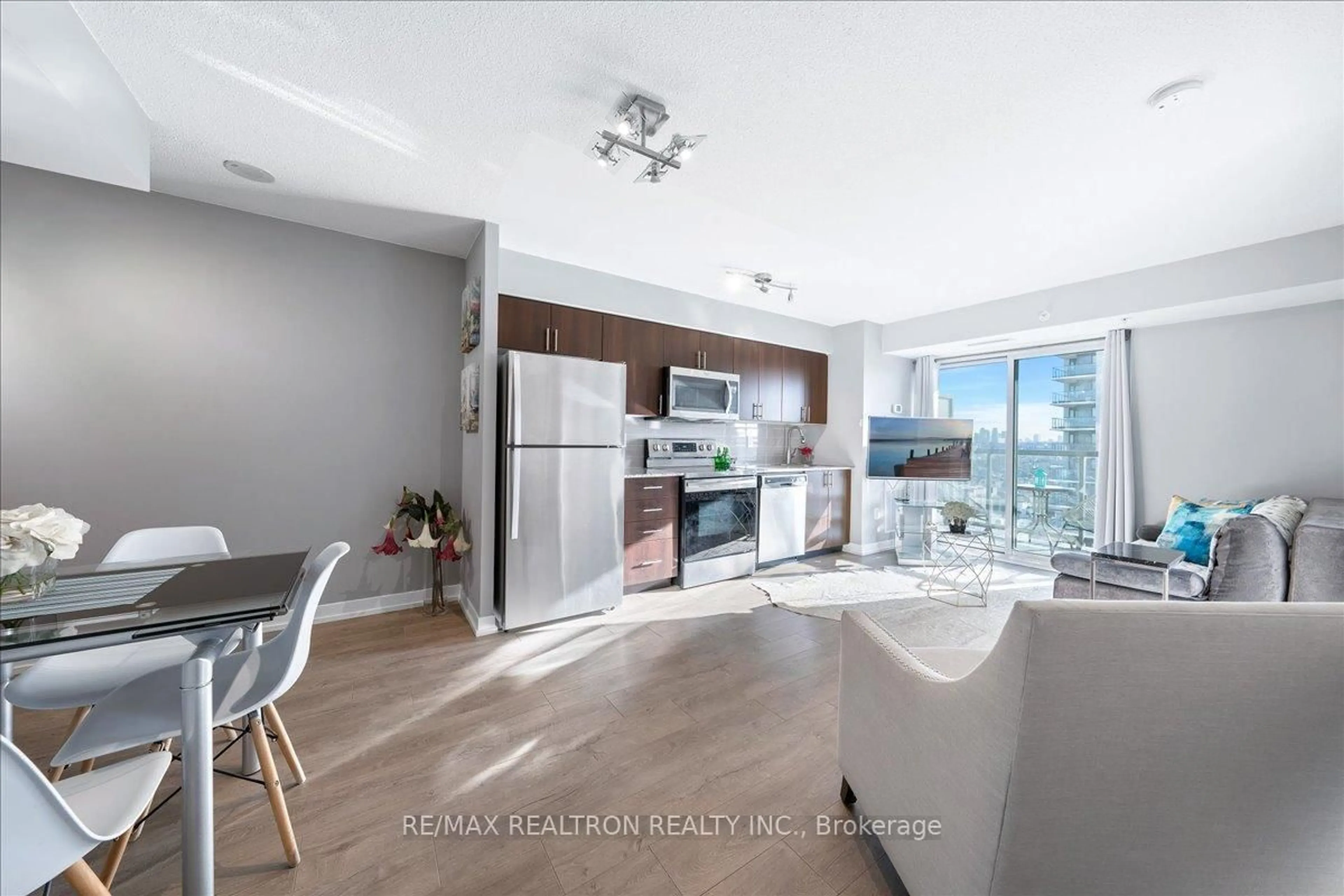 Open concept kitchen, unknown for 1420 Dupont St #1312, Toronto Ontario M6H 0C2