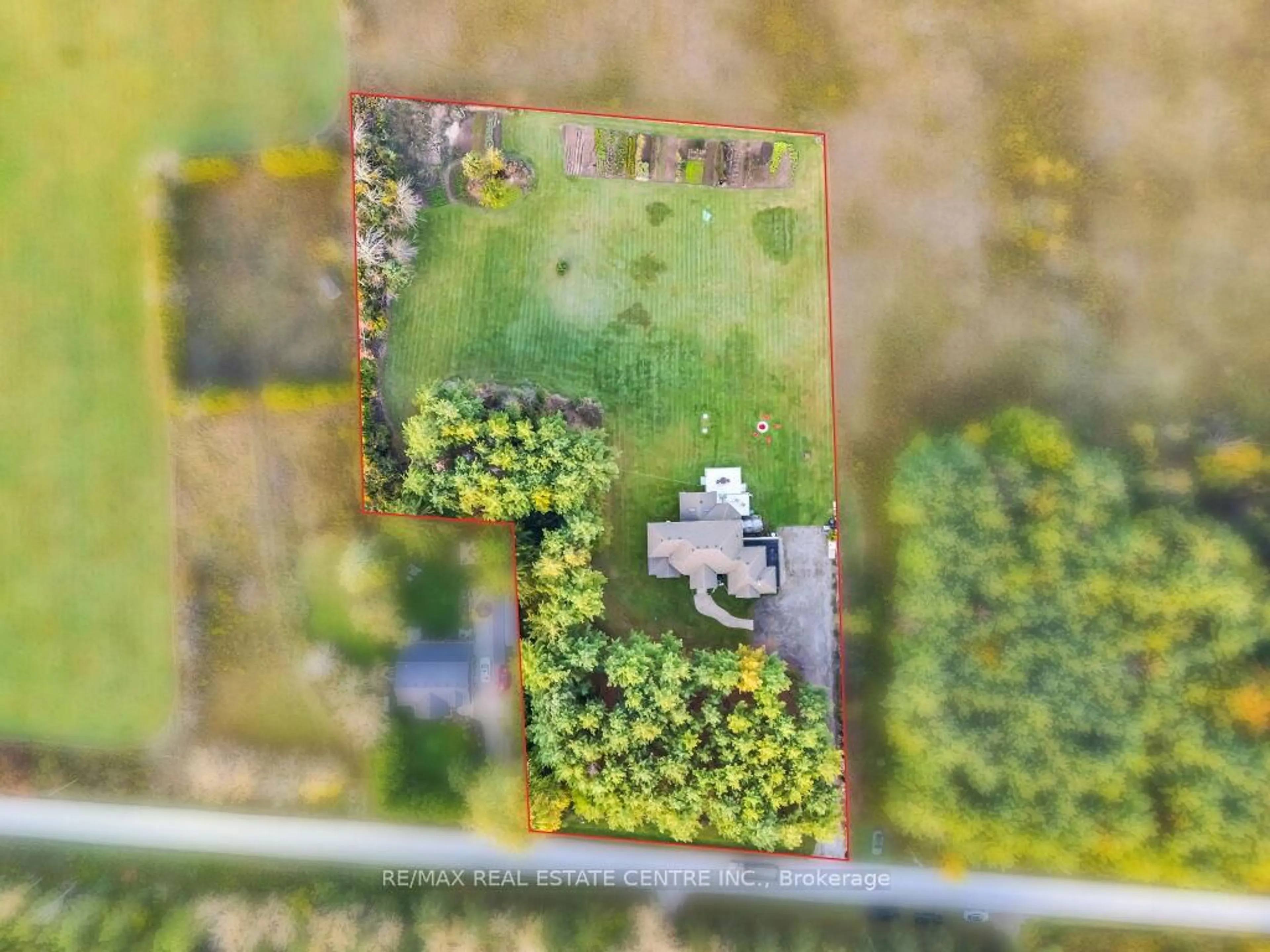 A pic from outside/outdoor area/front of a property/back of a property/a pic from drone, unknown for 12601 Nassagaweya Puslinch Tline, Milton Ontario L0P 1J0