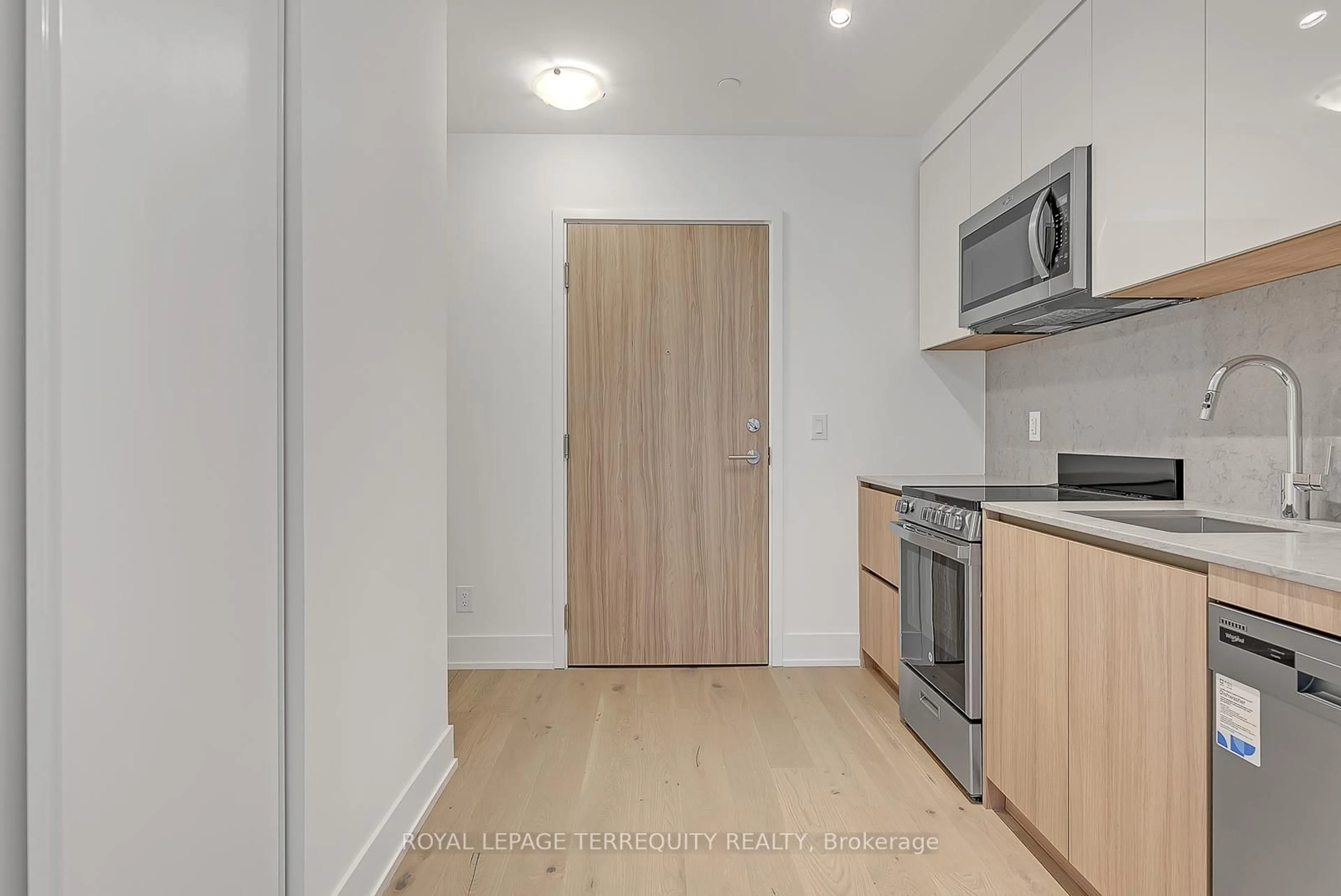 Standard kitchen, unknown for 11 Maryport Ave #127, Toronto Ontario M3M 0E2