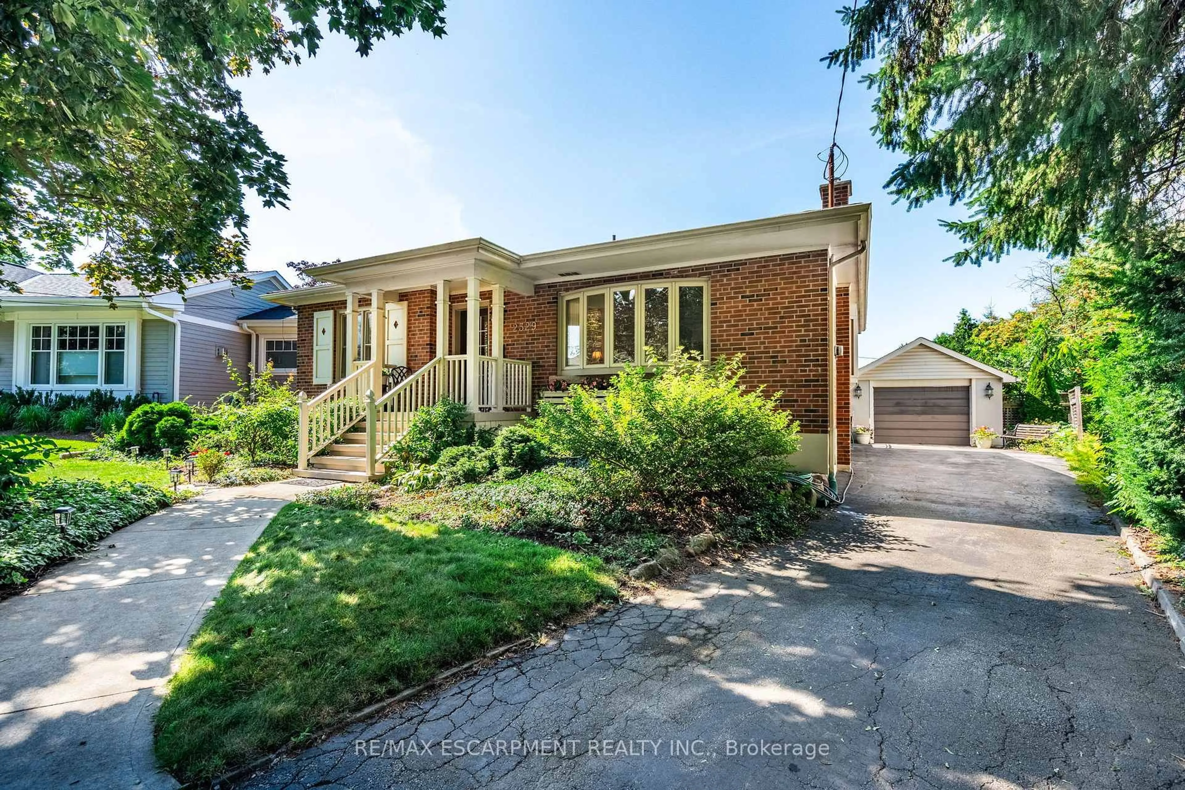 Home with brick exterior material, street for 2329 Sharron St, Burlington Ontario L7R 1W8
