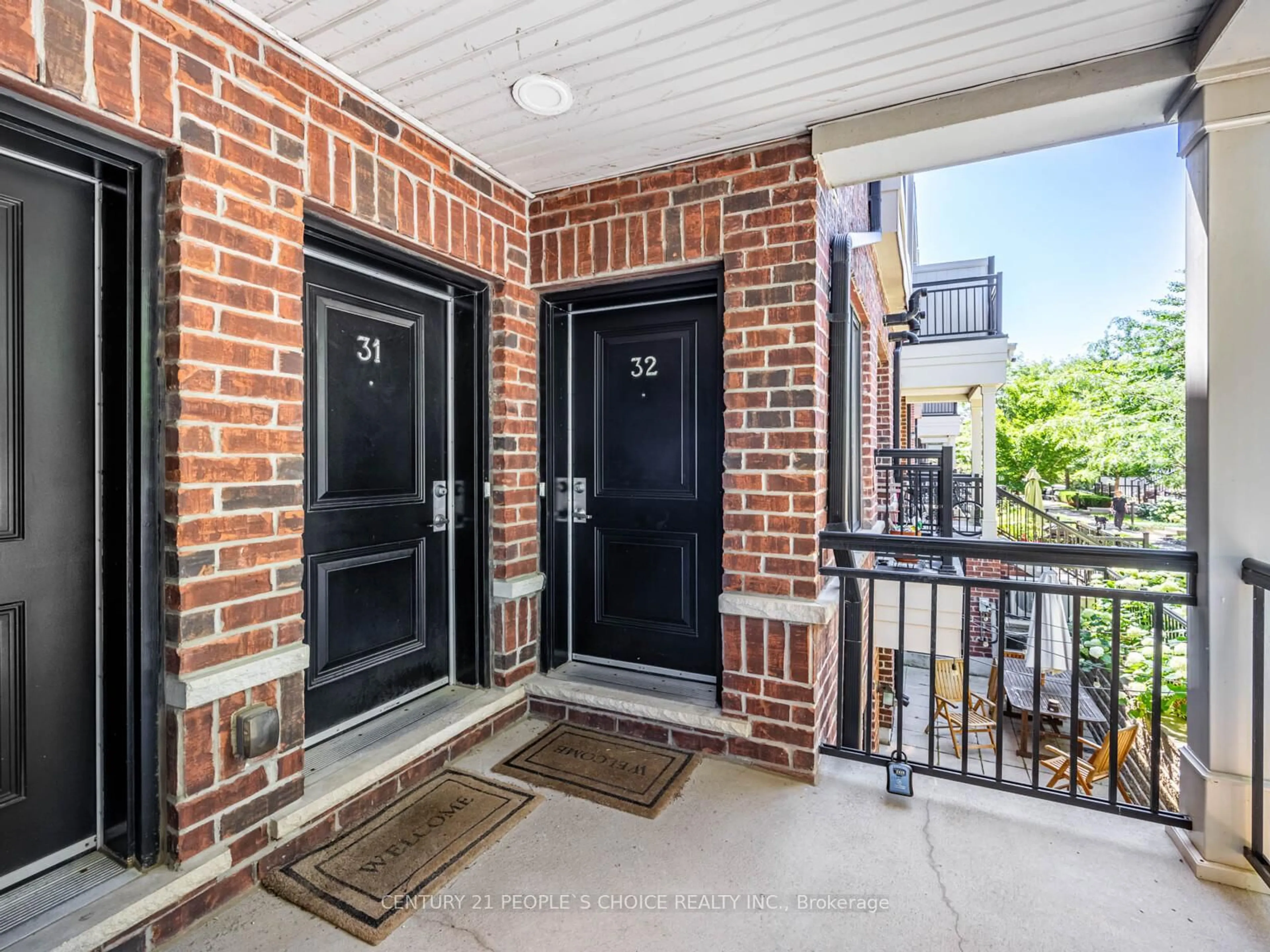 Indoor entryway for 120 Twenty Fourth St #32, Toronto Ontario M8V 0B9