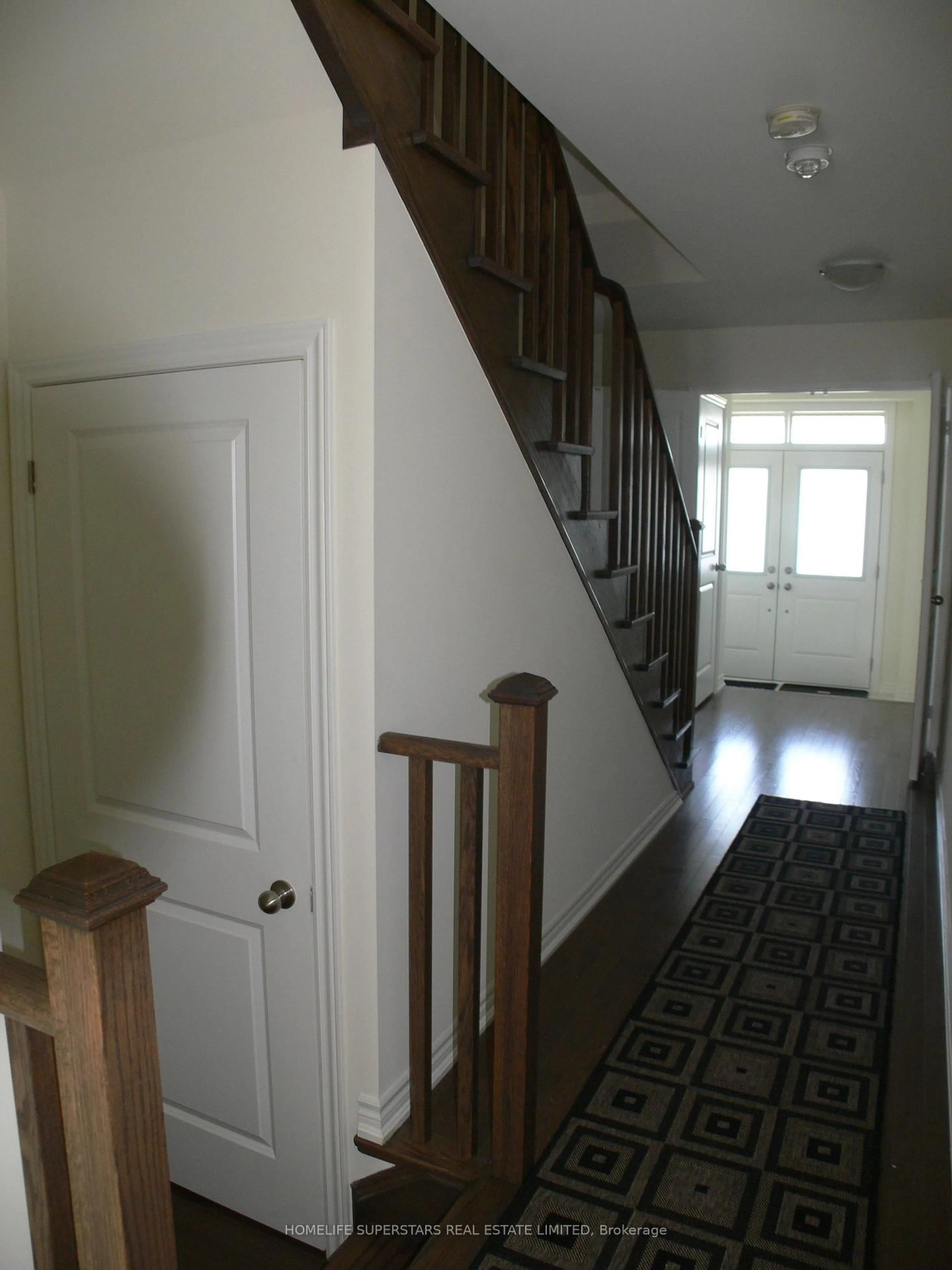 Indoor foyer for 95 Donald Ficht Cres, Brampton Ontario L7A 5H7