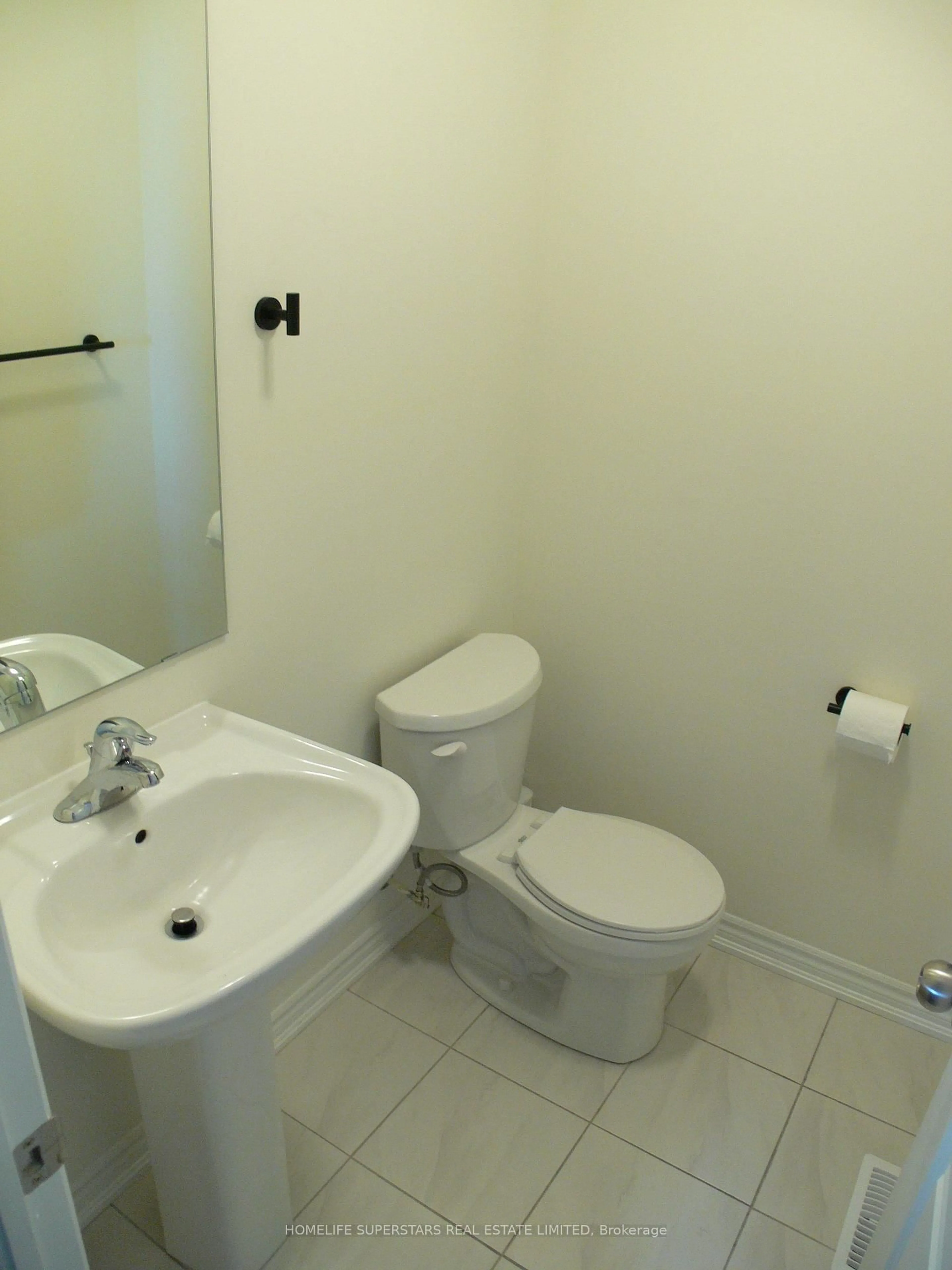 Standard bathroom, floor is not visible for 95 Donald Ficht Cres, Brampton Ontario L7A 5H7