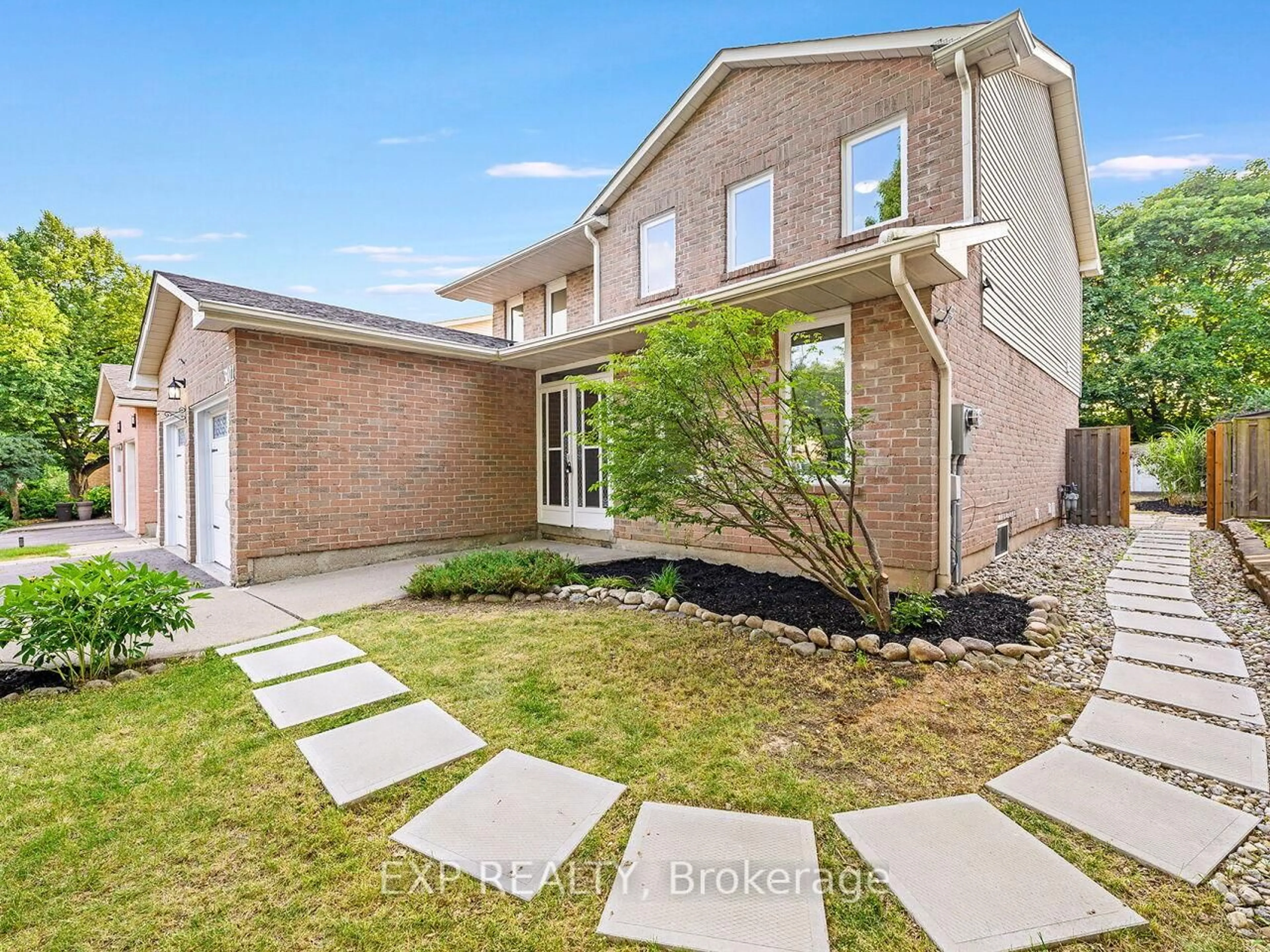 Home with brick exterior material, street for 3101 Tours Rd, Mississauga Ontario L5N 3H9