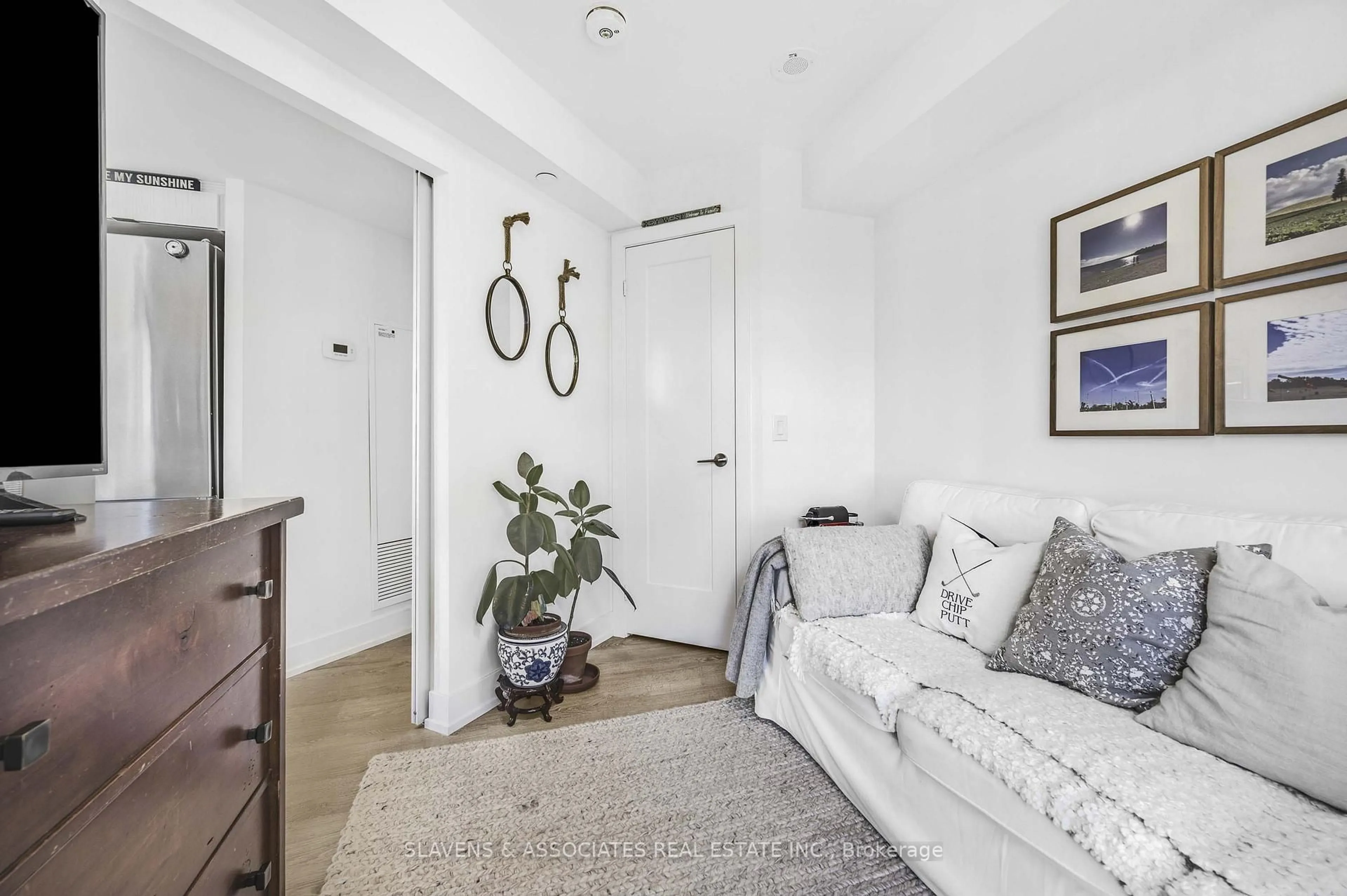 Indoor entryway for 5 Mabelle Ave #2633, Toronto Ontario M9A 0E1