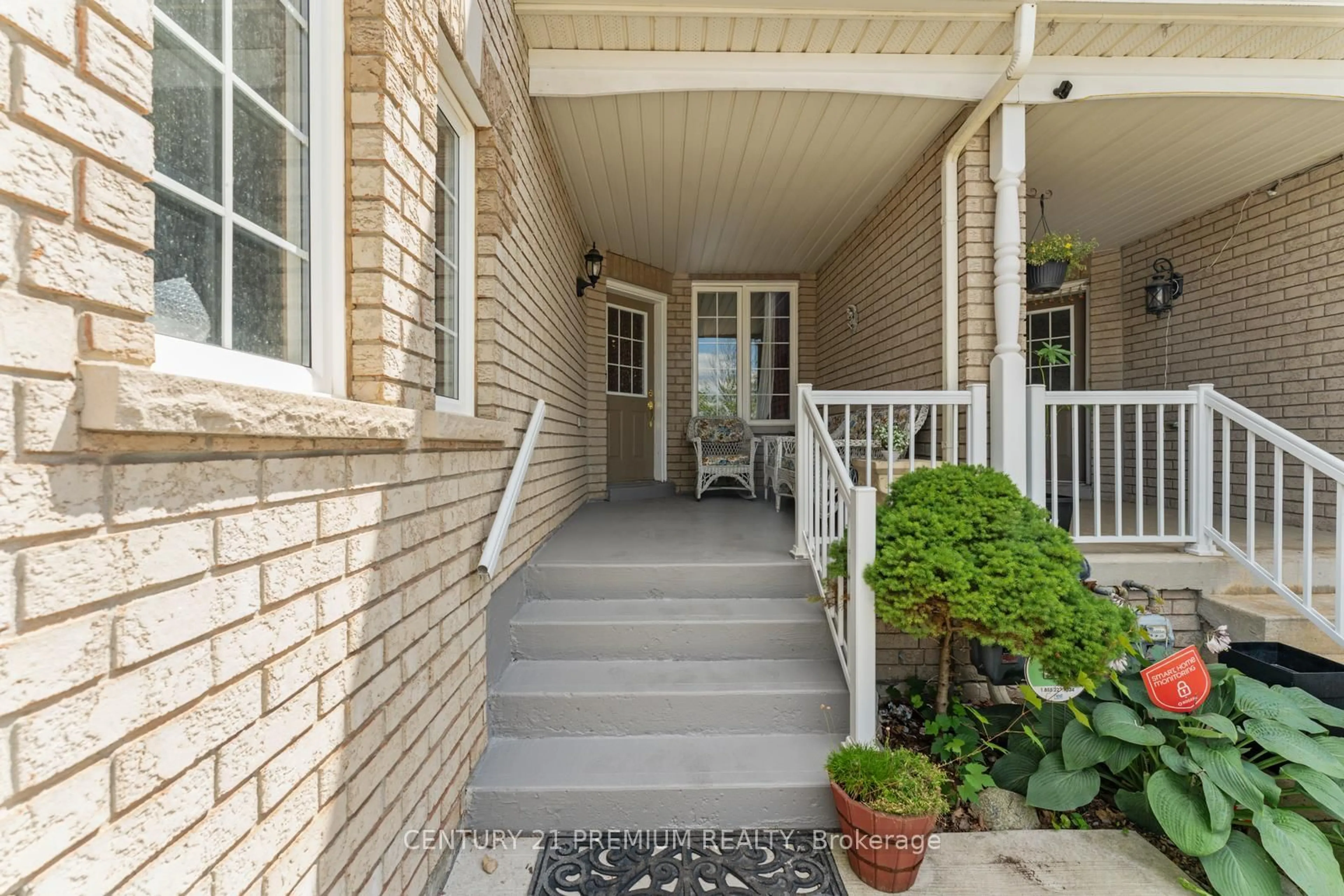 Indoor entryway for 98 Albright Rd, Brampton Ontario L6X 5E6