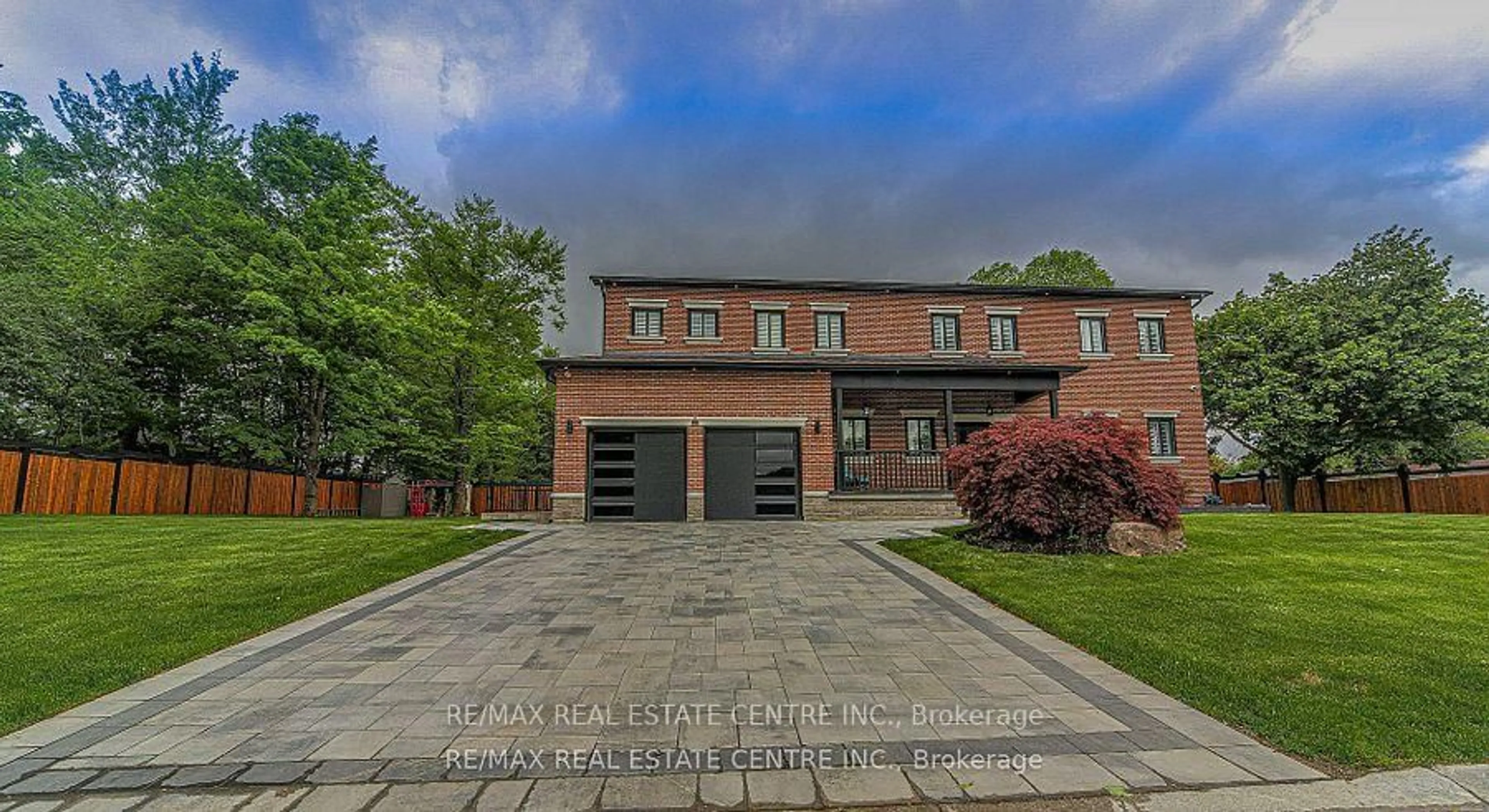 Home with brick exterior material, street for 1 Hawthorn Cres, Brampton Ontario L6S 1A9