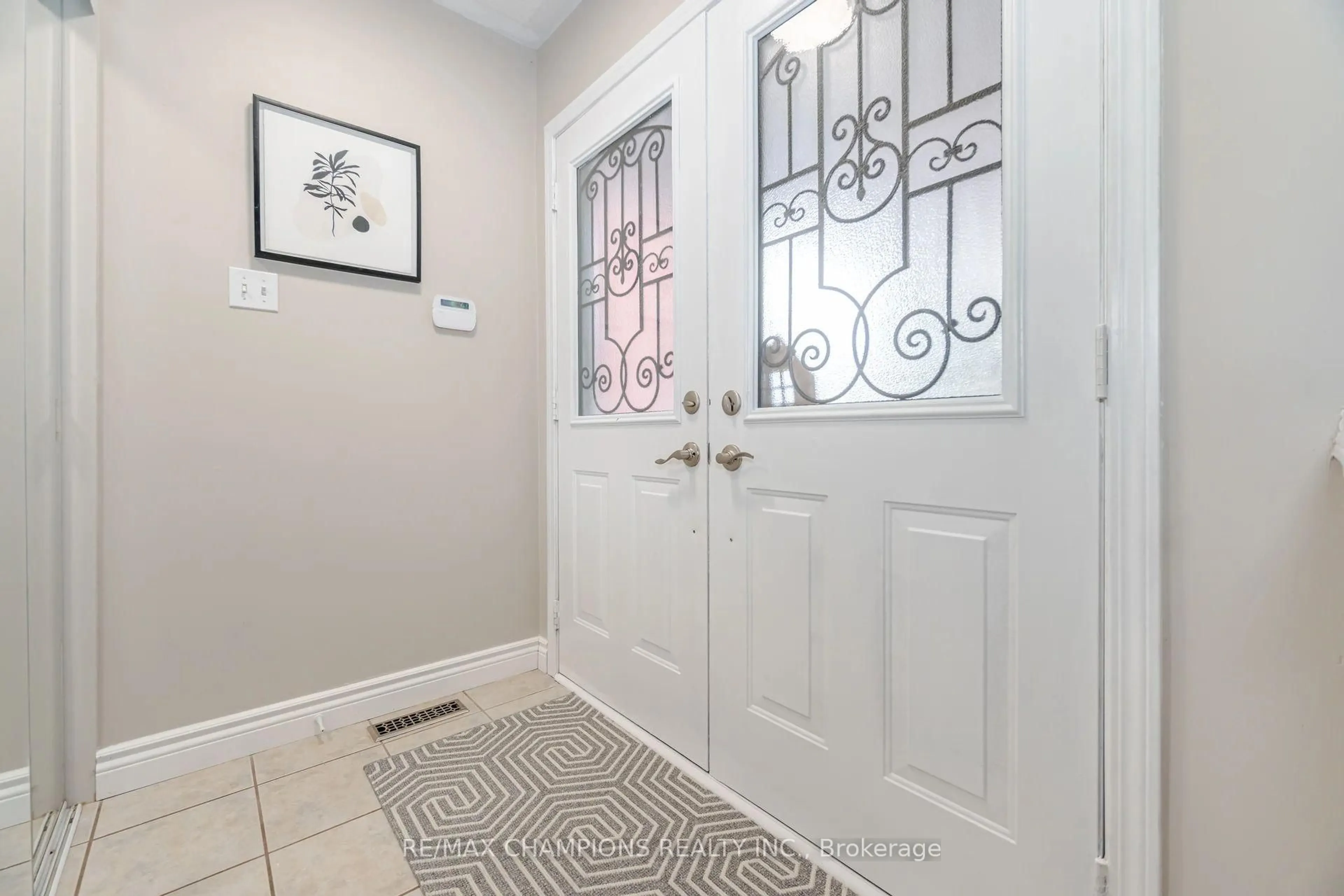 Indoor entryway for 41 Garibaldi Dr, Brampton Ontario L6X 4Y7