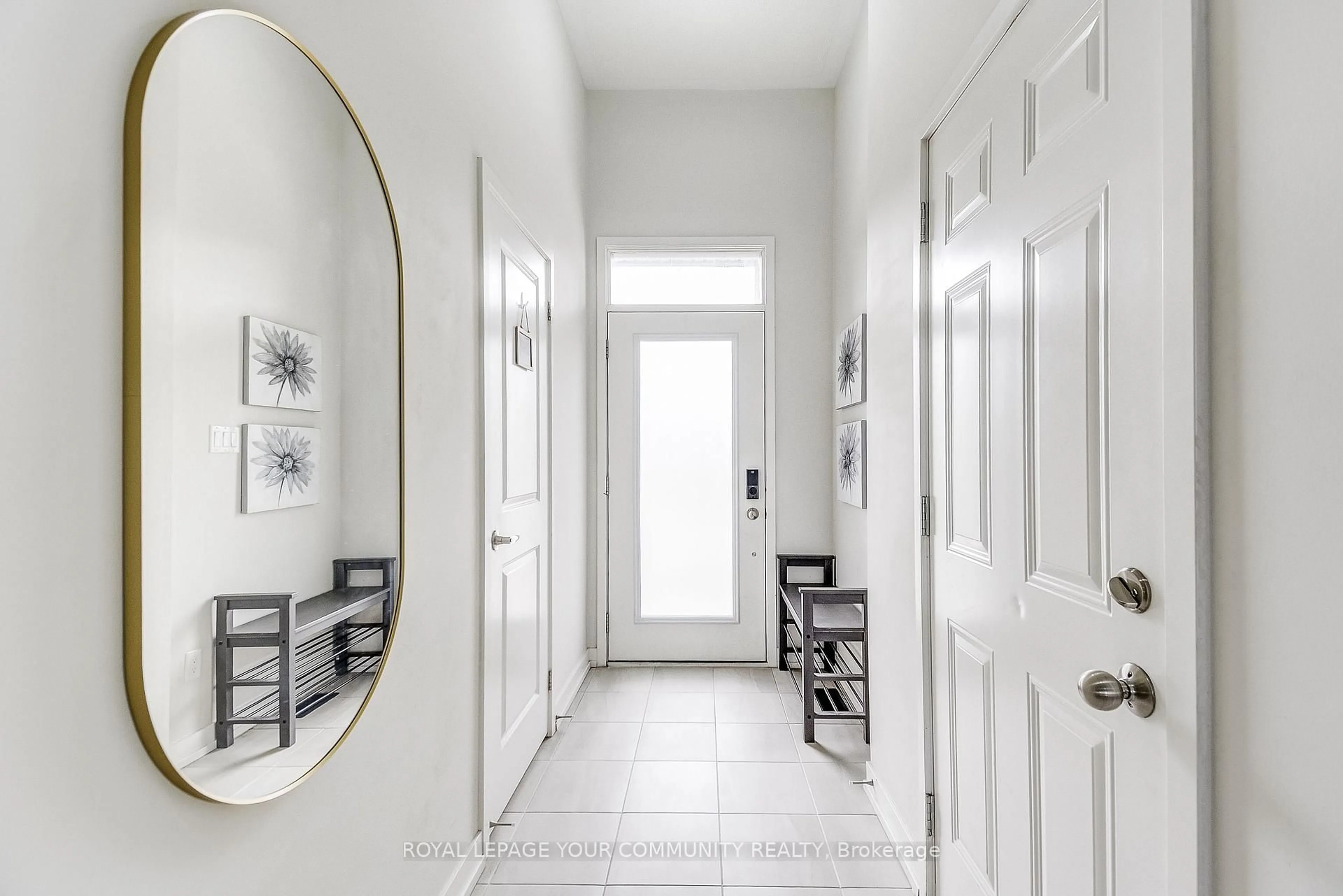 Indoor entryway for 225 Fowley Dr, Oakville Ontario L6H 0P4