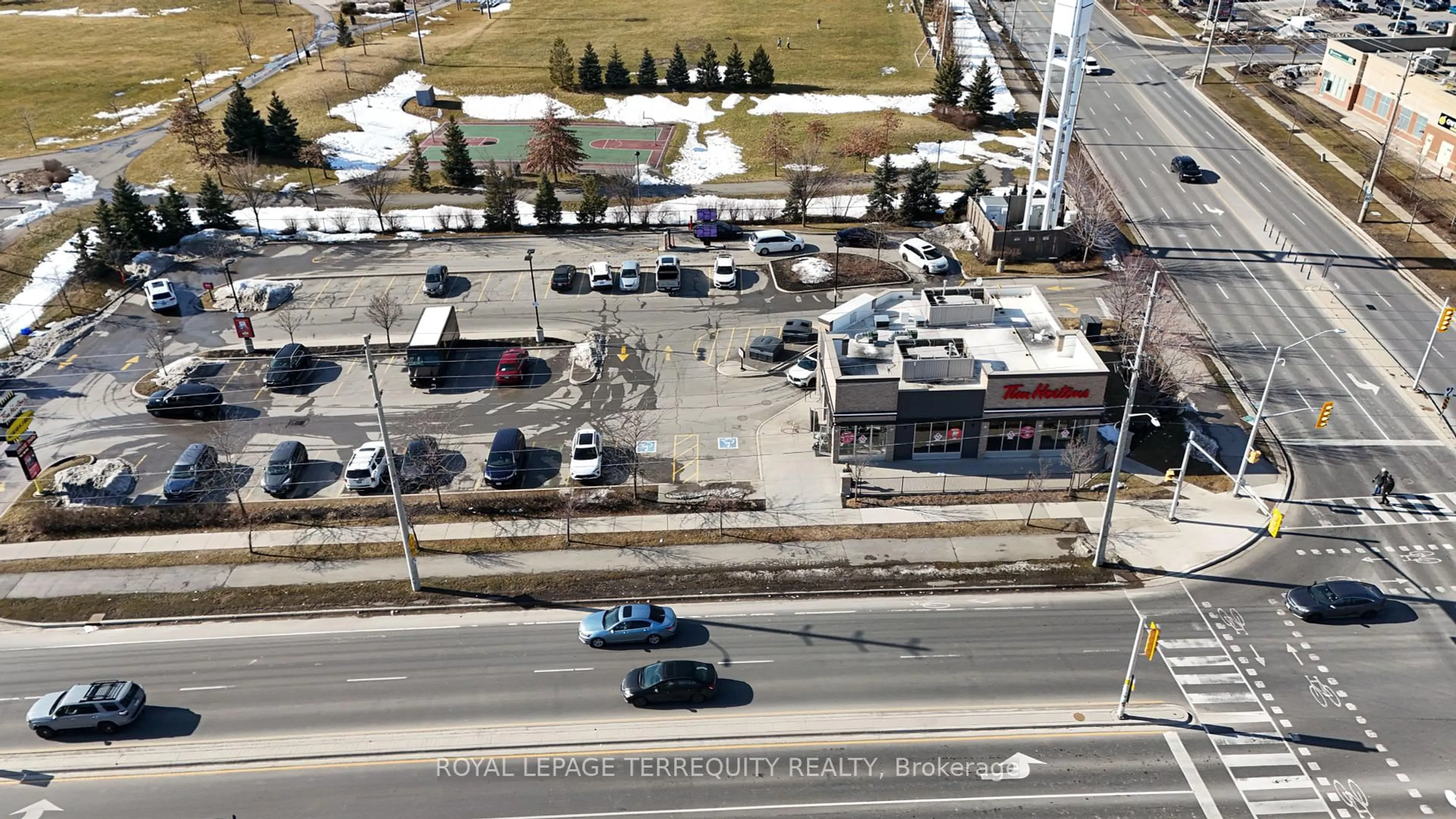 A pic from outside/outdoor area/front of a property/back of a property/a pic from drone, street for 827 Wilks Landing, Milton Ontario L9T 0K9