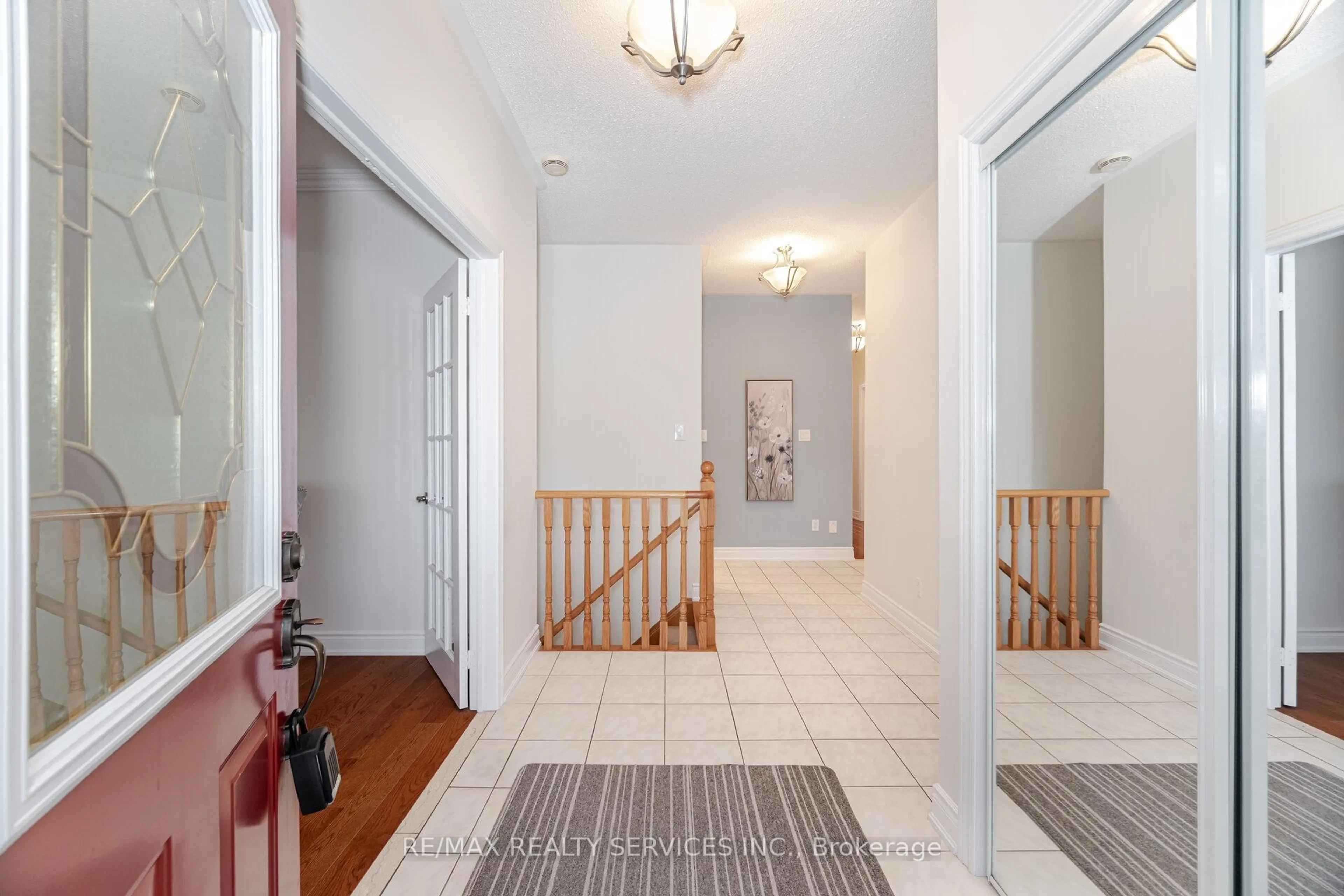 Indoor entryway for 3 Tuscany Lane, Brampton Ontario L6R 1W5