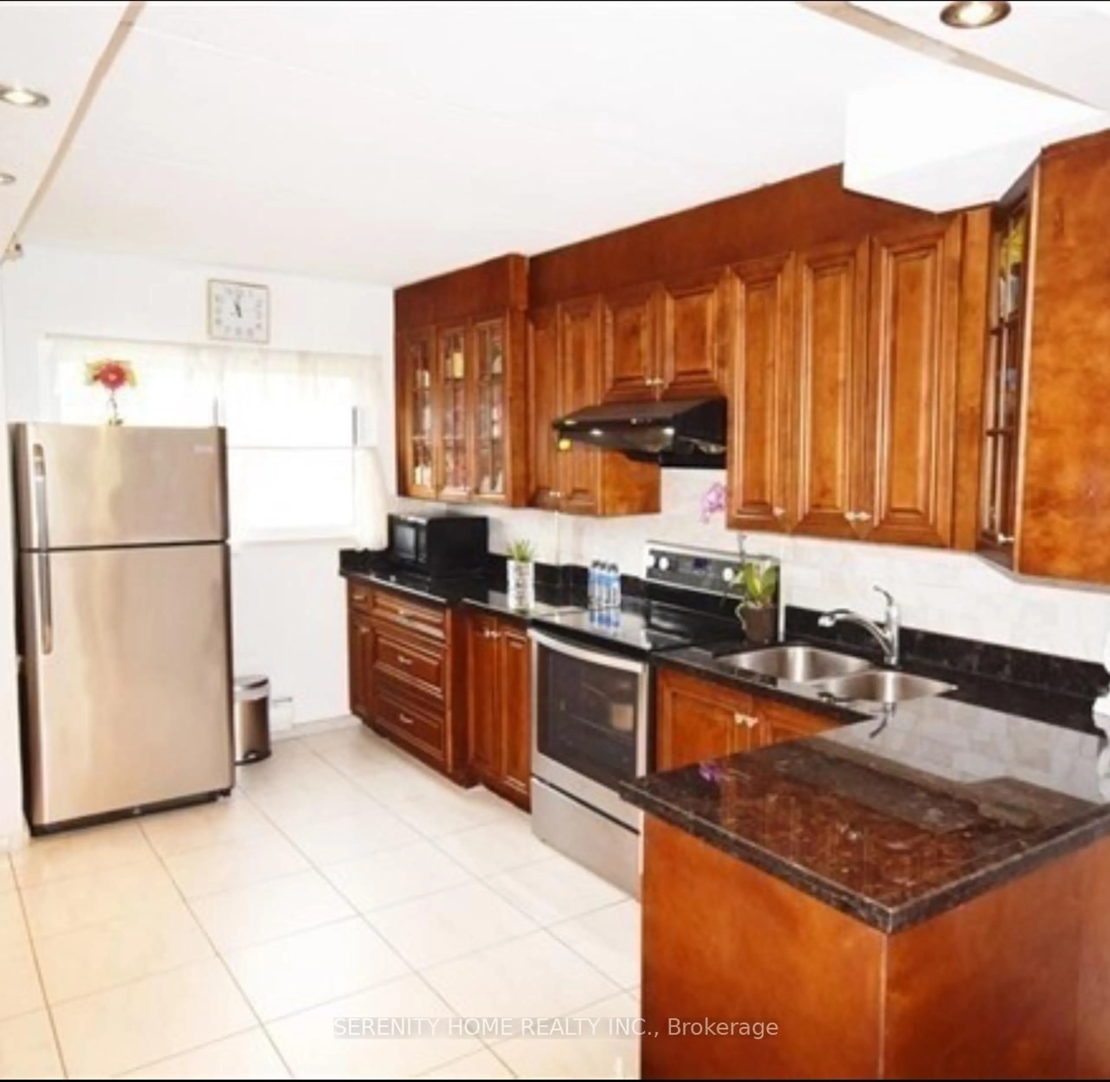 Standard kitchen, ceramic/tile floor for 180 Mississauga Valley Blvd #181, Mississauga Ontario L5A 3M2