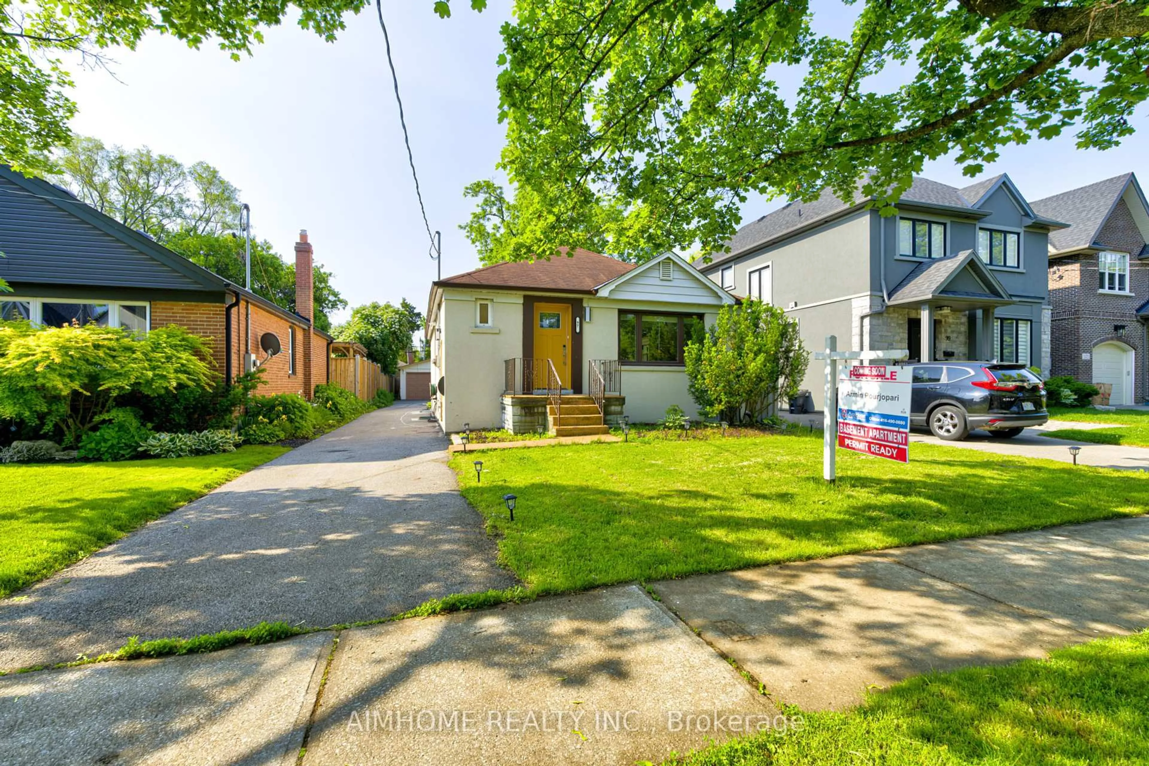 A pic from outside/outdoor area/front of a property/back of a property/a pic from drone, street for 97 Edgecroft Rd, Toronto Ontario M8Z 2C2