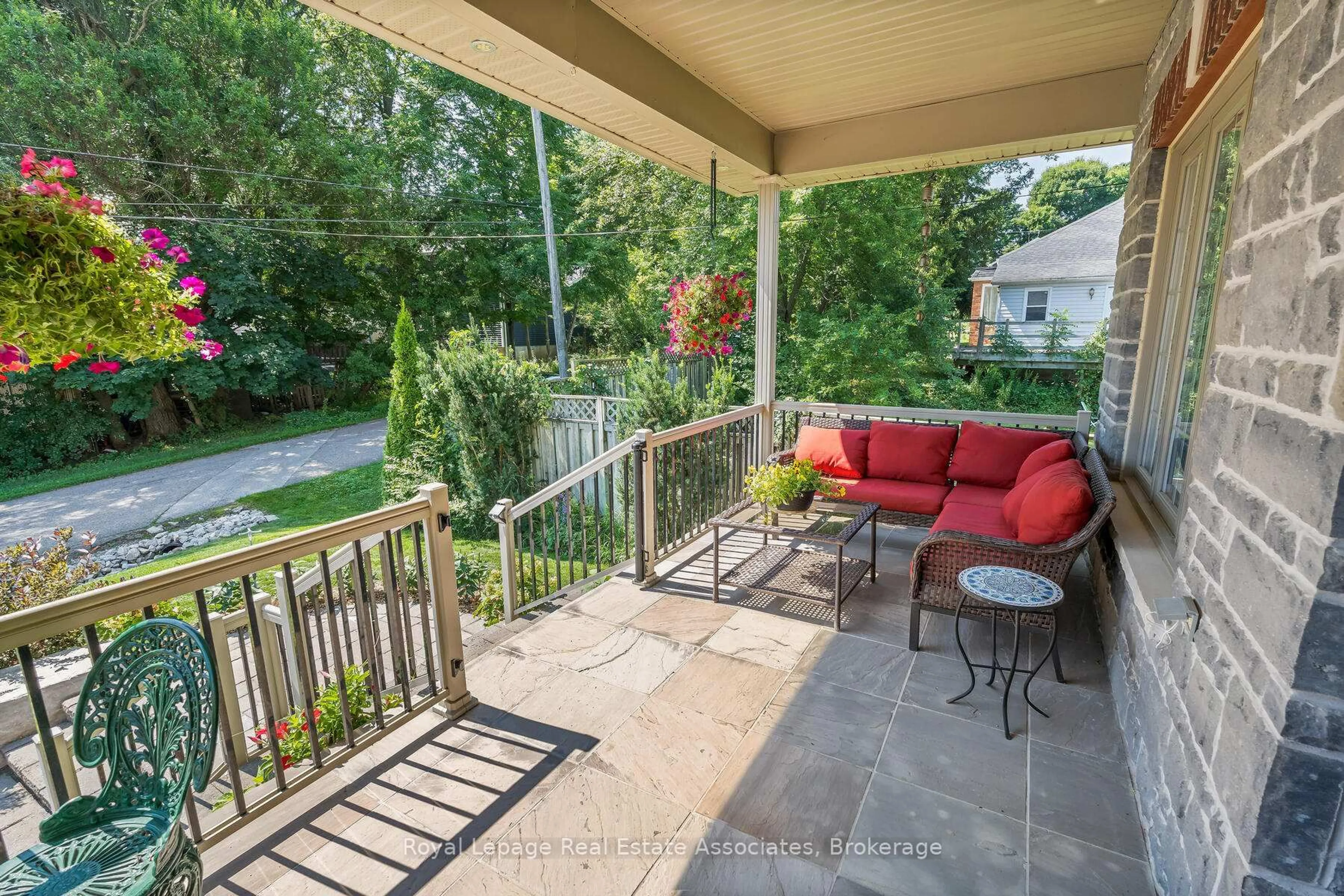 Patio, street for 23 Kennedy St, Halton Hills Ontario L7G 2R8