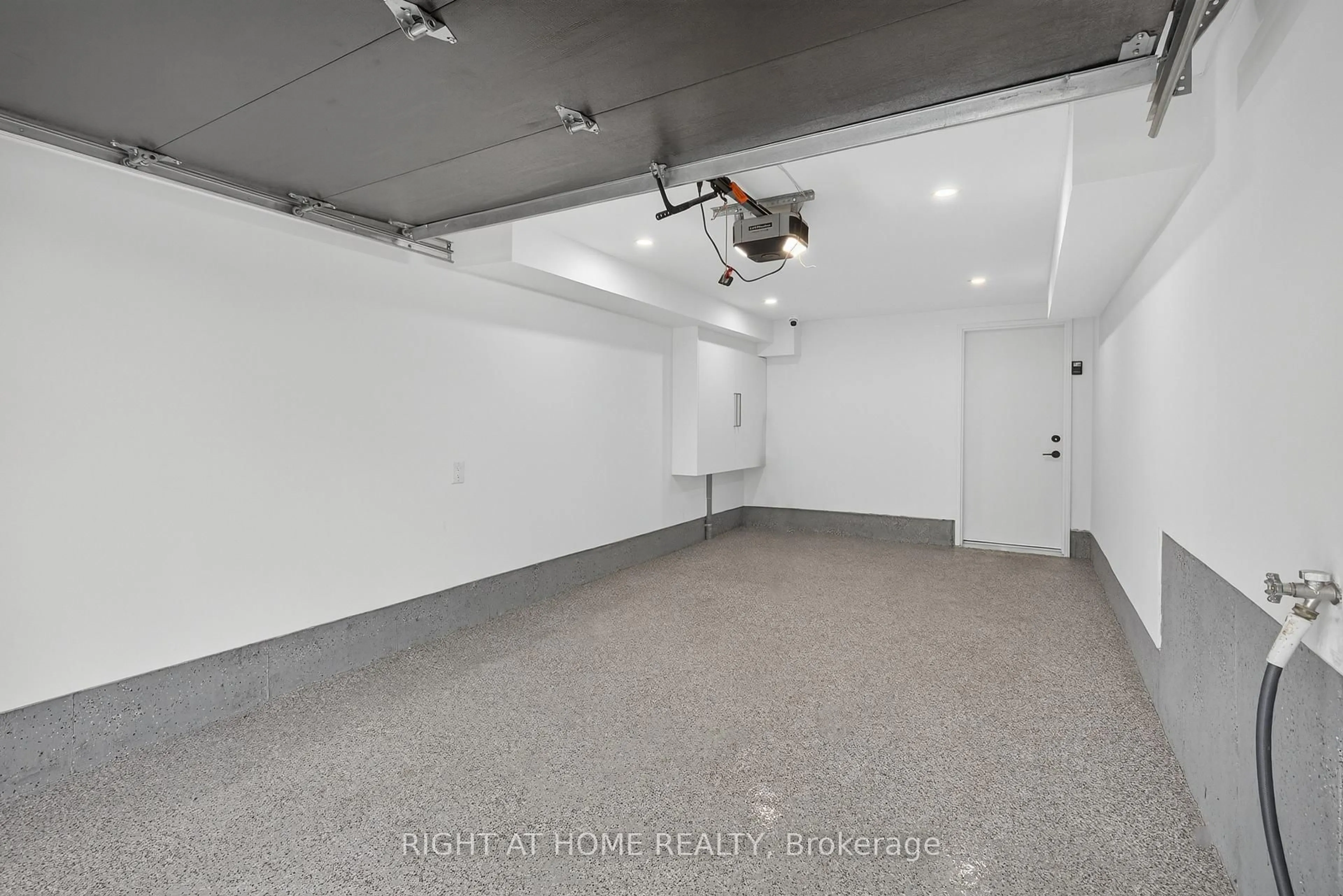 Indoor garage for 15A ROSEMEADE Ave, Toronto Ontario M8Y 3A2