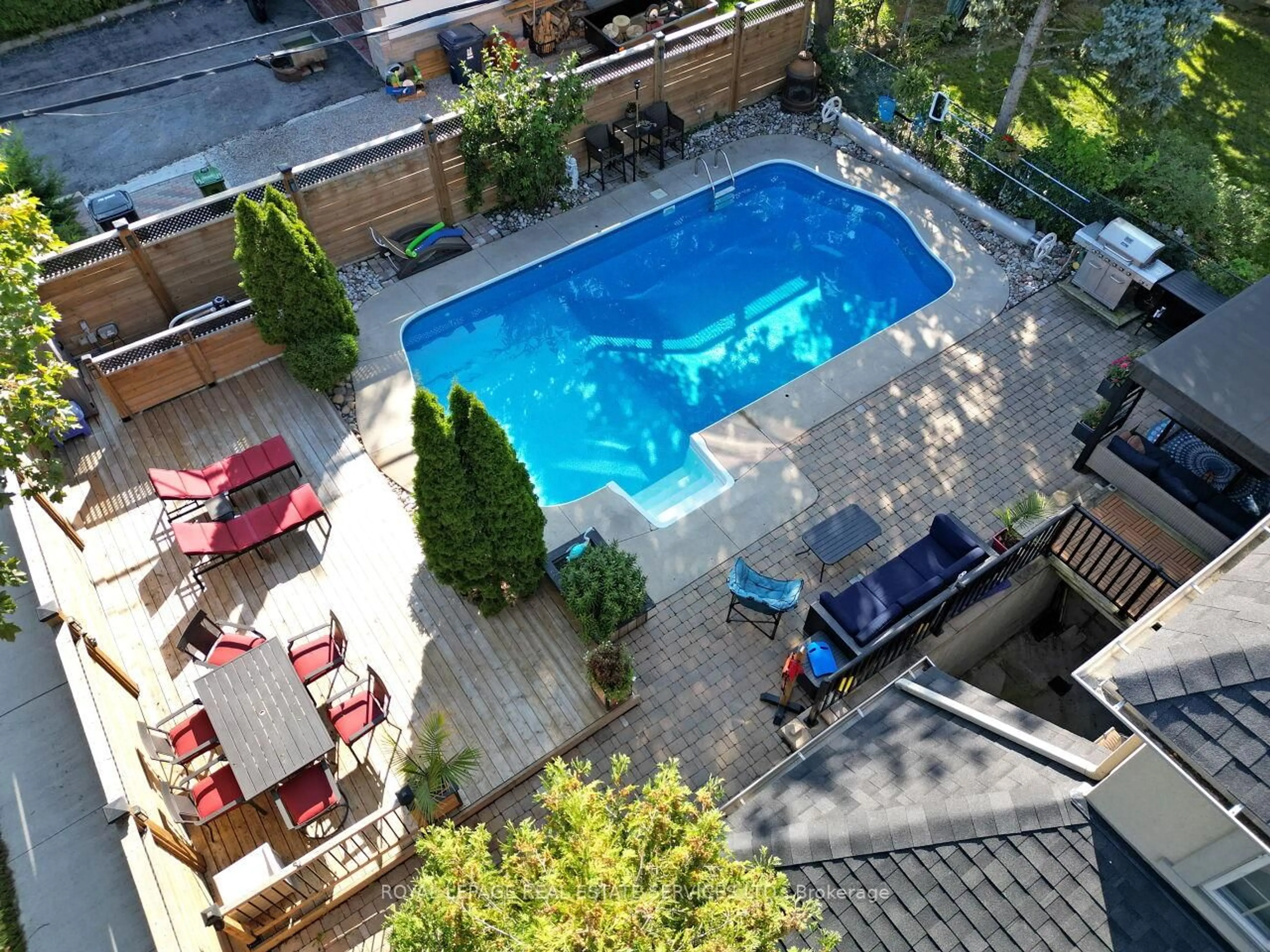 Pool for 37 Maydolph Rd, Toronto Ontario M9B 1V9